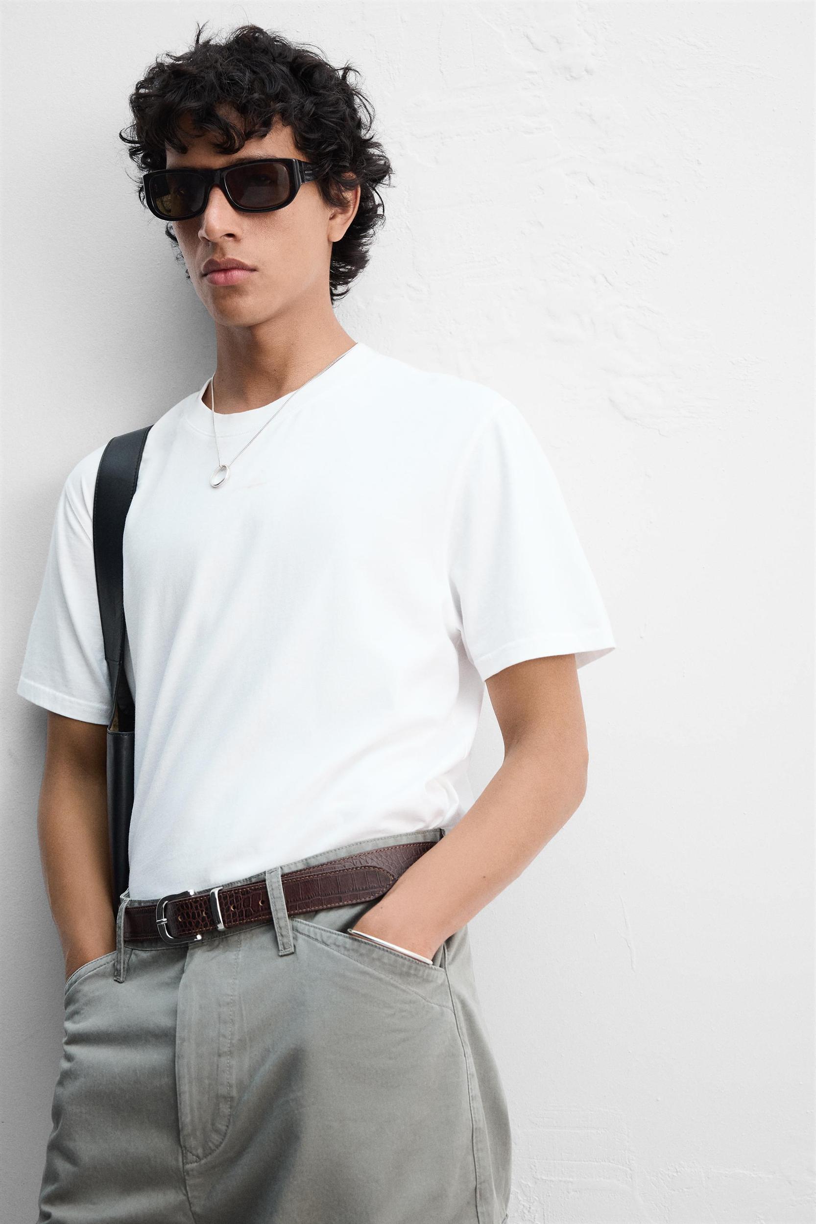 REGULAR FIT MEDIUM WEIGHT T-SHIRT Product Image