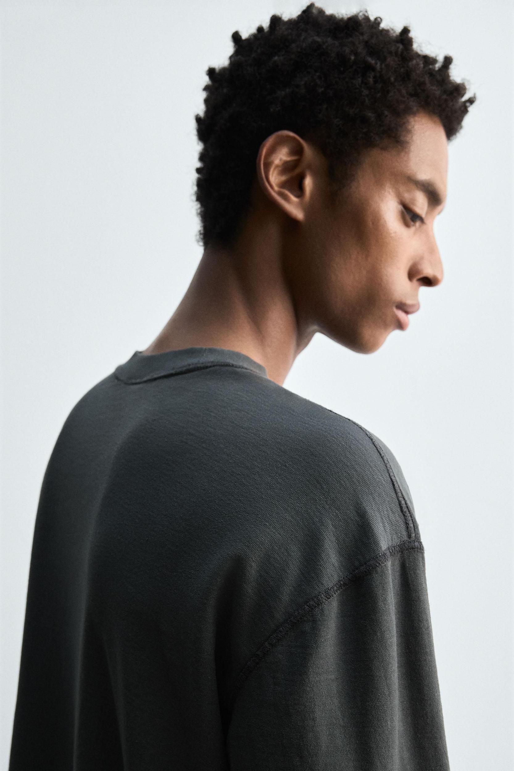 REVERSE EFFECT T-SHIRT Product Image