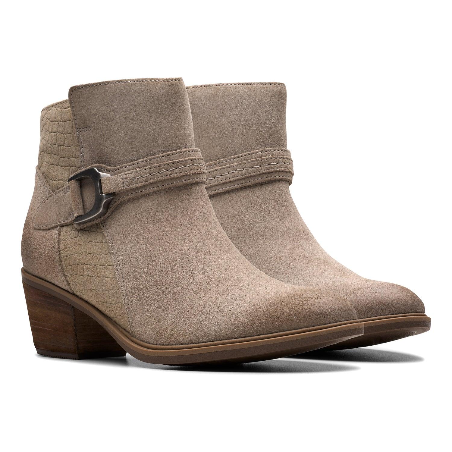 Neva Buckle Product Image