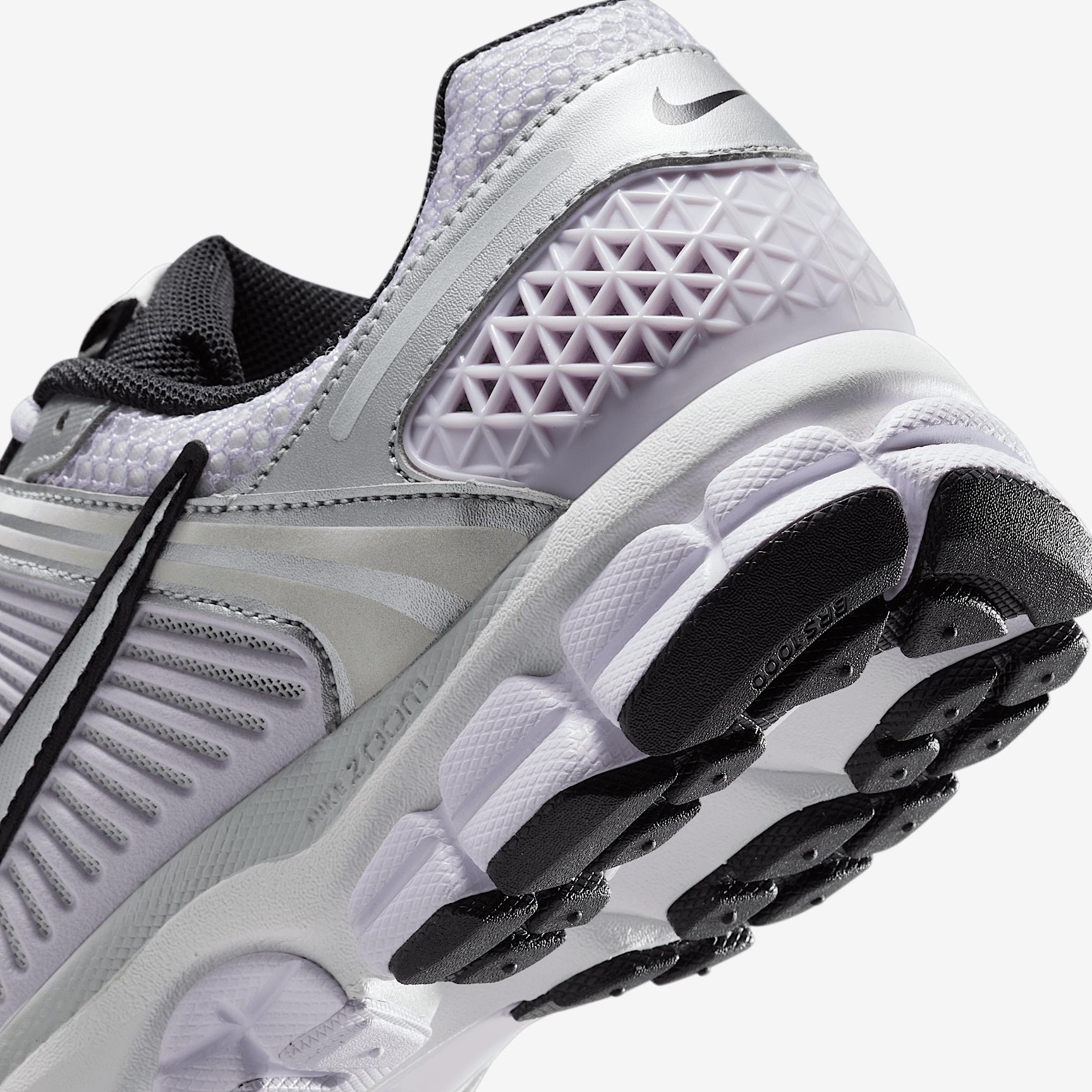 Nike Womens Zoom Vomero 5 Shoes | IB7253-500 Product Image