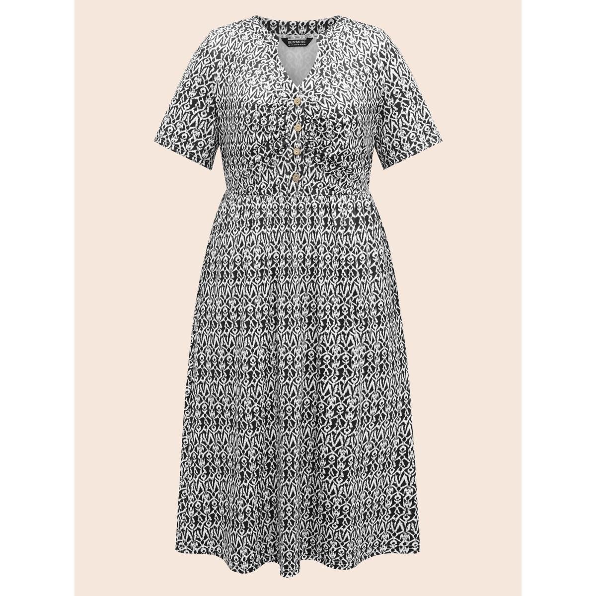 Plus Size Boho Print Notched Collar Ruched Dress Black Women Elegant Gathered Notched collar Short sleeve Curvy BloomChic 12/L Product Image