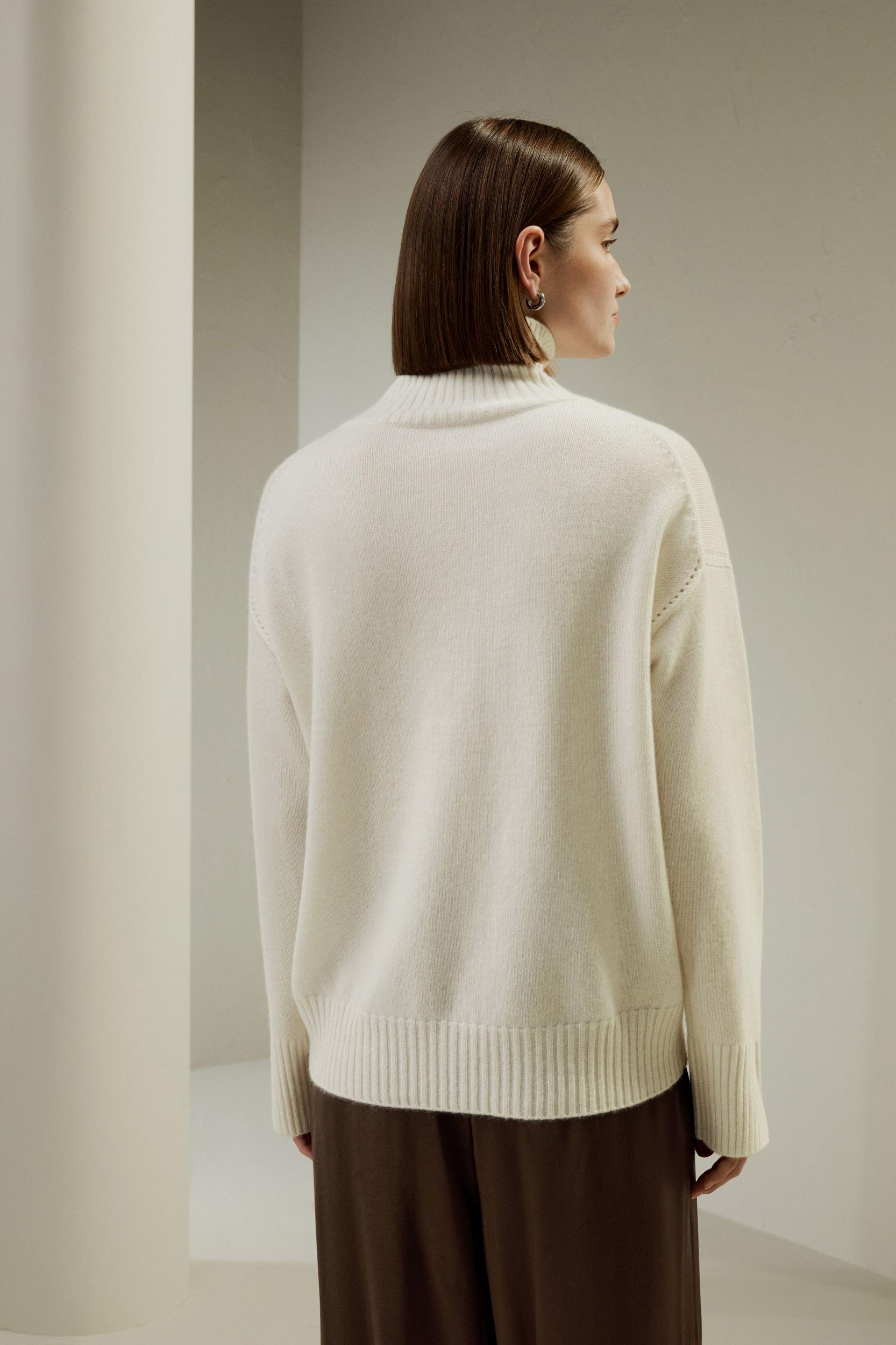 Turtleneck Relaxed-Fit Cashmere Sweater Product Image