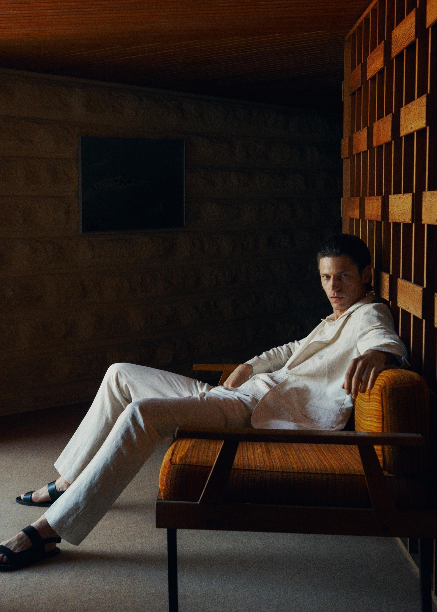 Slim-fit suit blazer made from a linen-lyocell blend - Men | MANGO USA Product Image