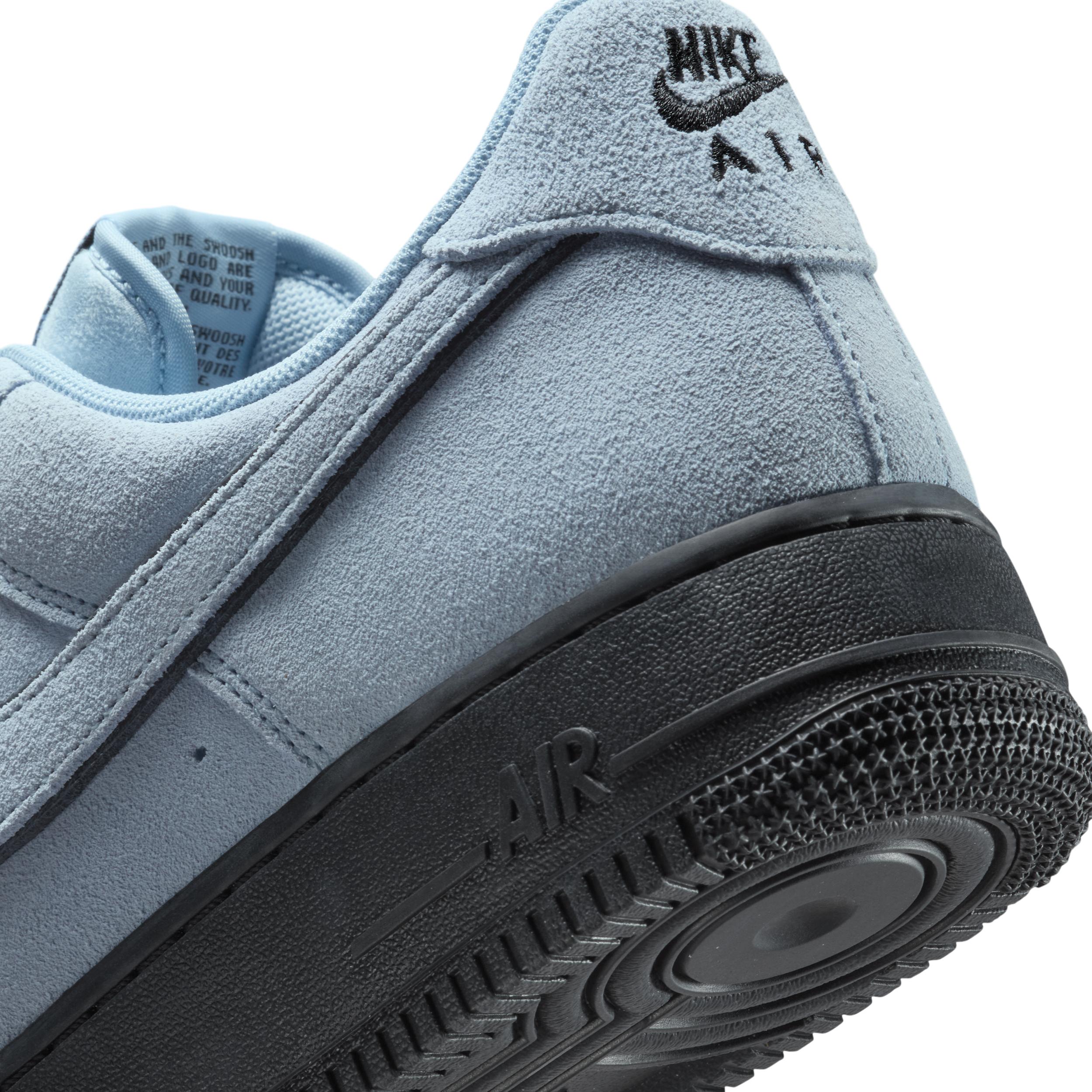 Nike Men's Air Force 1 '07 LV8 Shoes Product Image