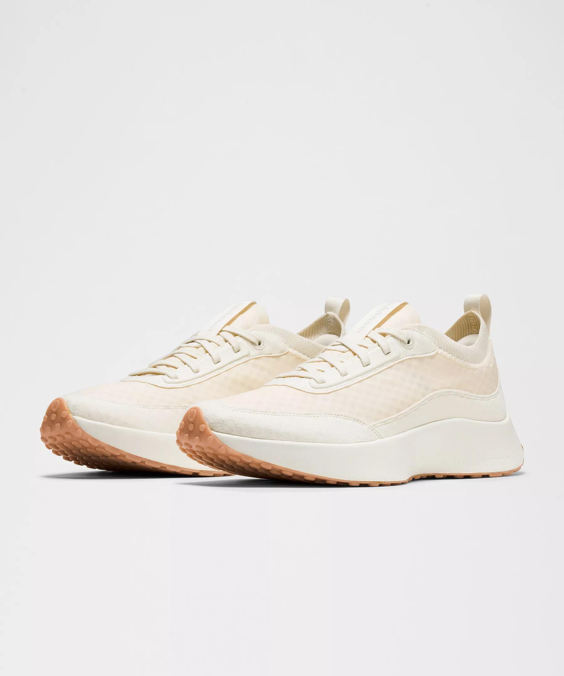 Men's CrossCity Sneaker Product Image