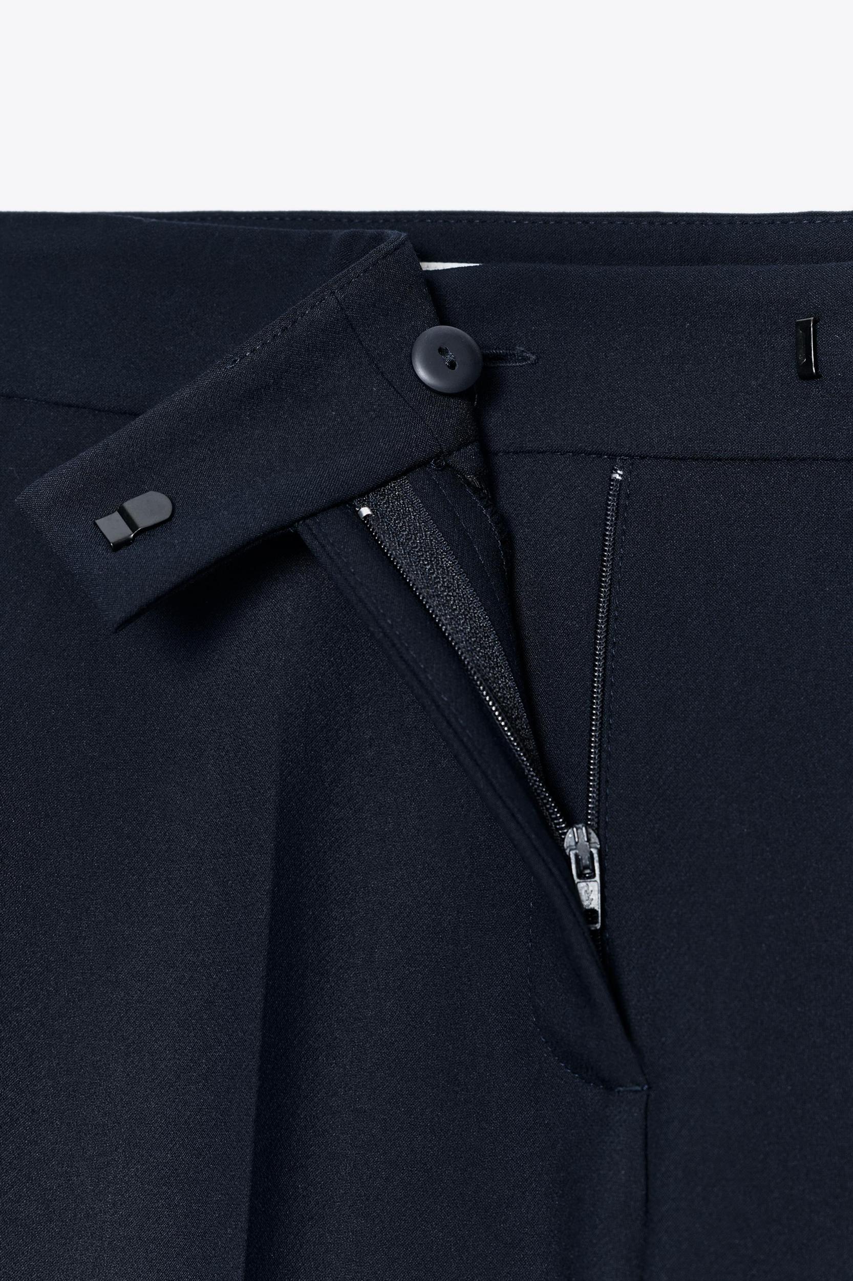 HIGH-WAISTED SLIM PANTS Product Image