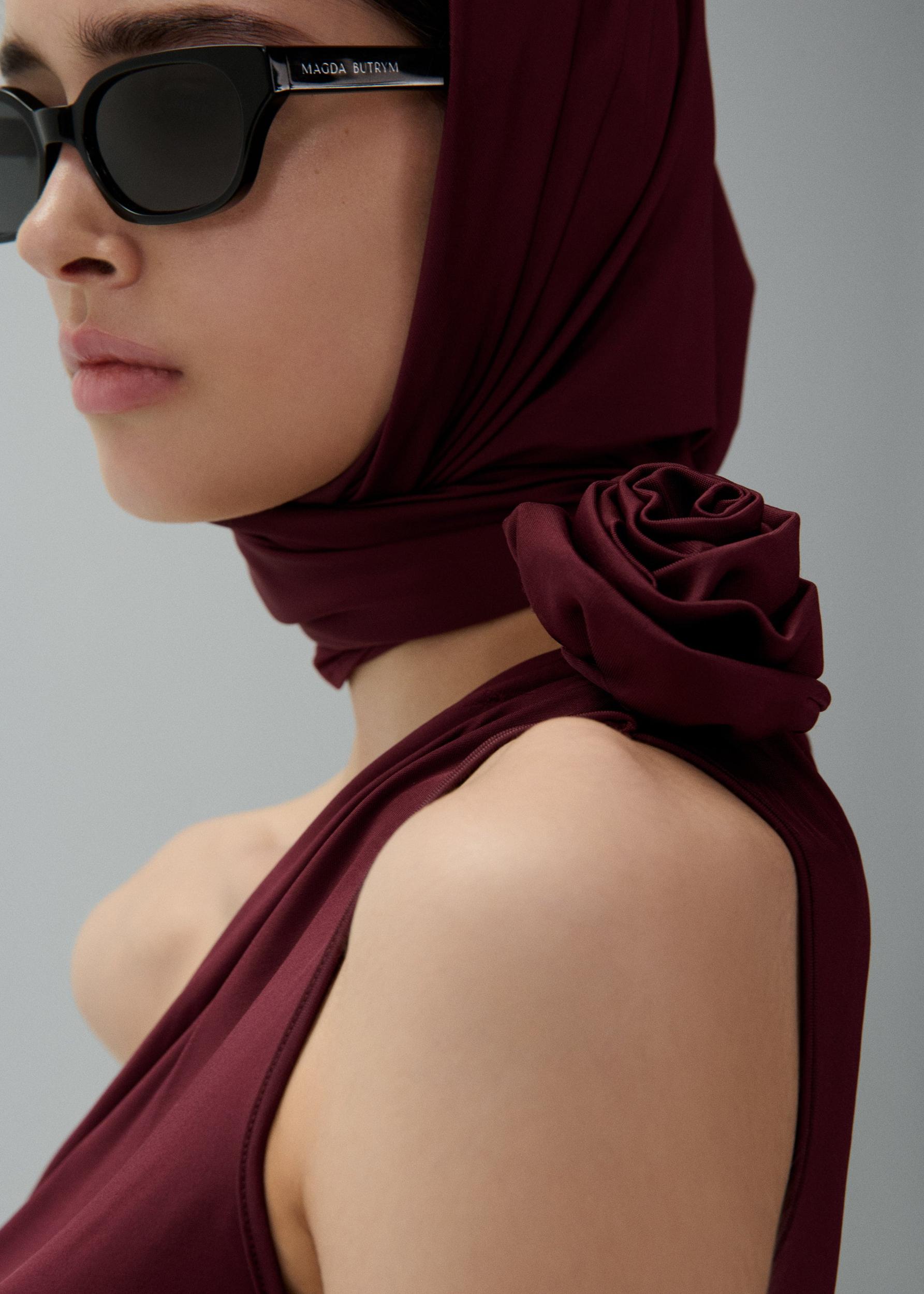 One-shoulder t-shirt in burgundy Product Image