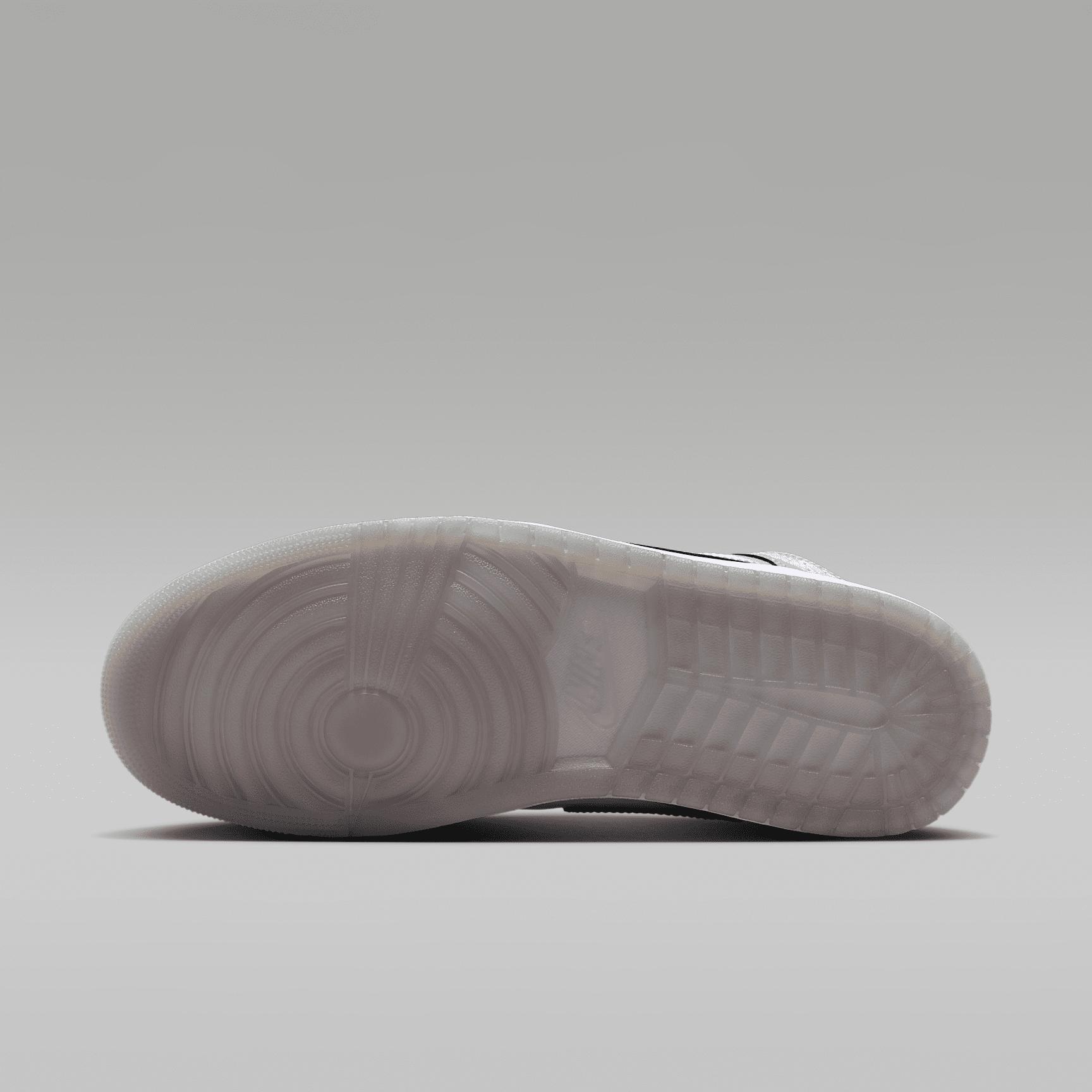 Mens Air Retro 1 Mid SE Casual Shoes Product Image