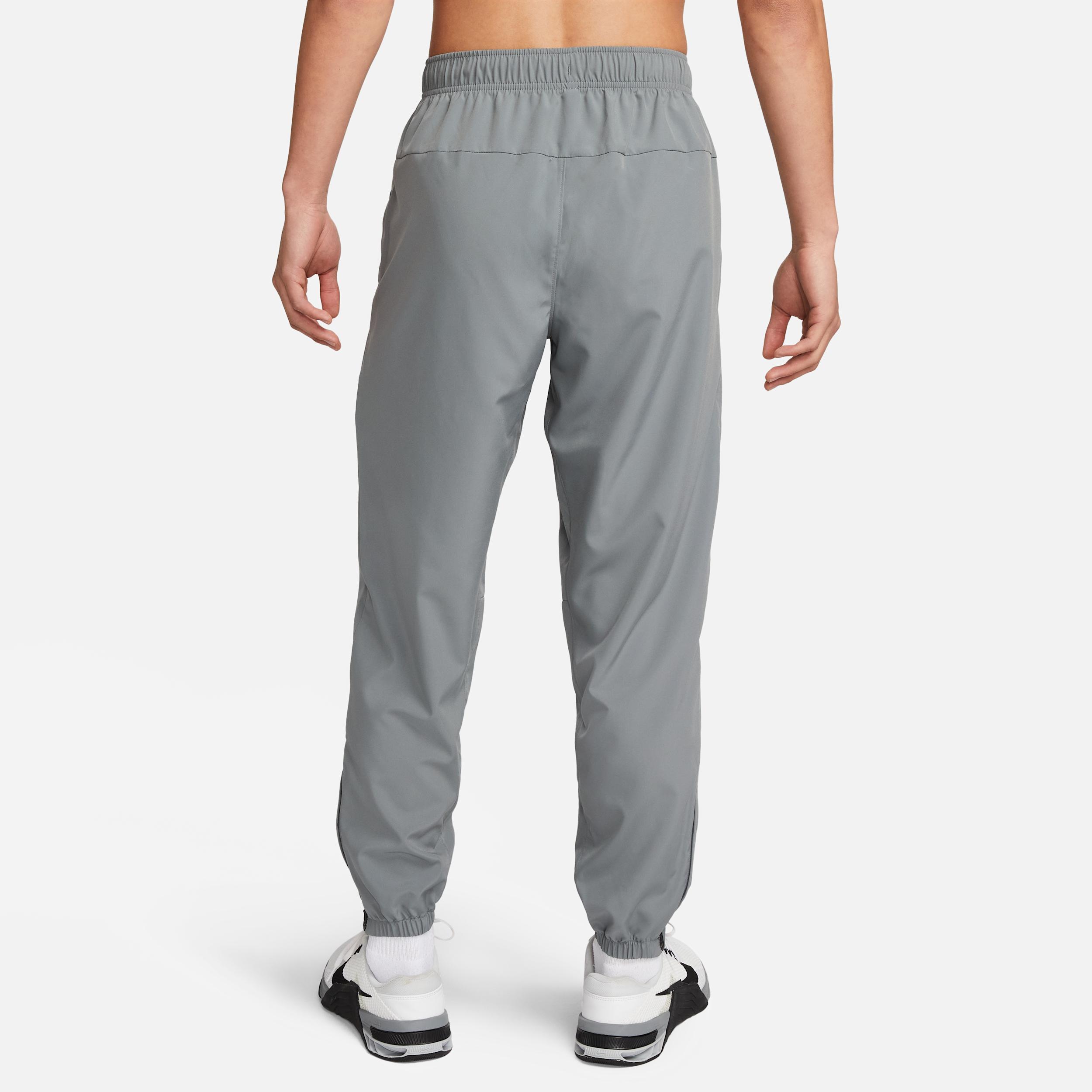 Nike Men's Form Dri-FIT Tapered Versatile Pants Product Image