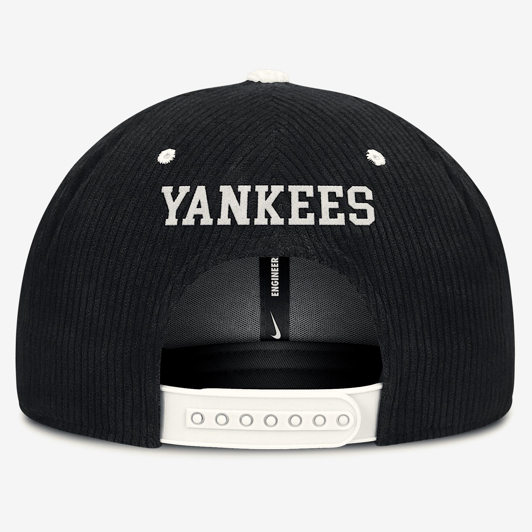 New York Yankees Pro Nike Mens MLB Adjustable Hat | NB4910DWNK-KEN Product Image