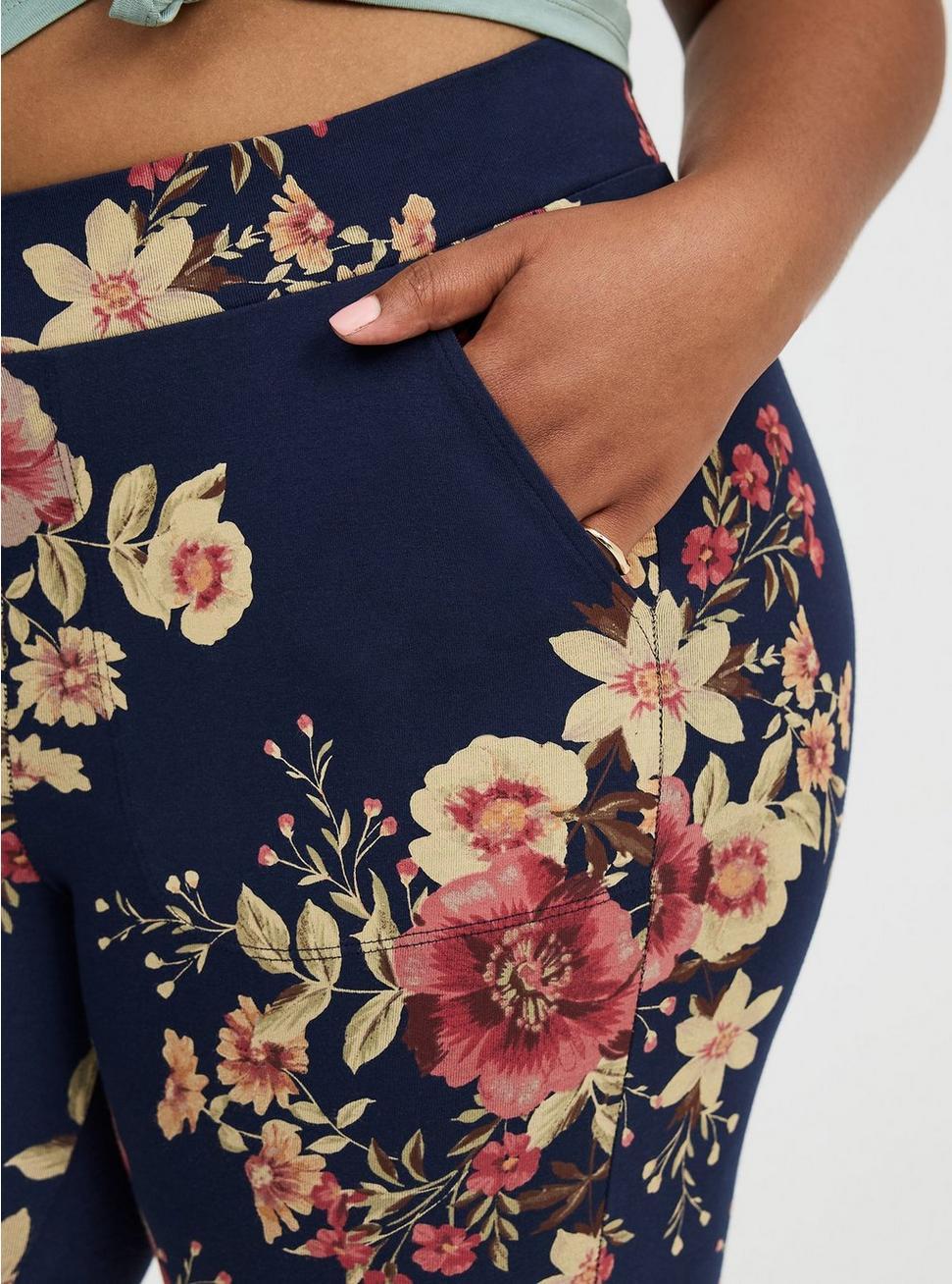 Pedal Pusher Pocket Legging Product Image