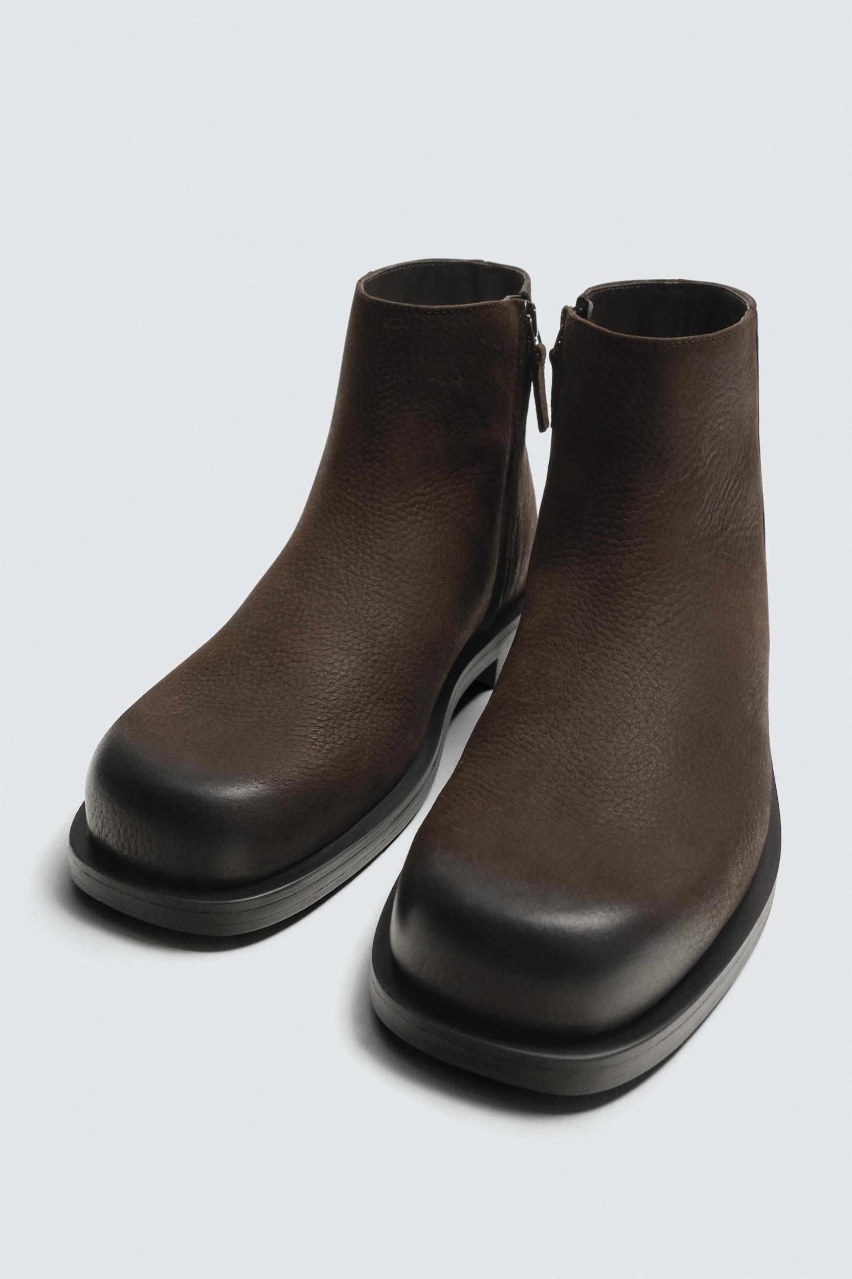 LEATHER BOOTS Product Image