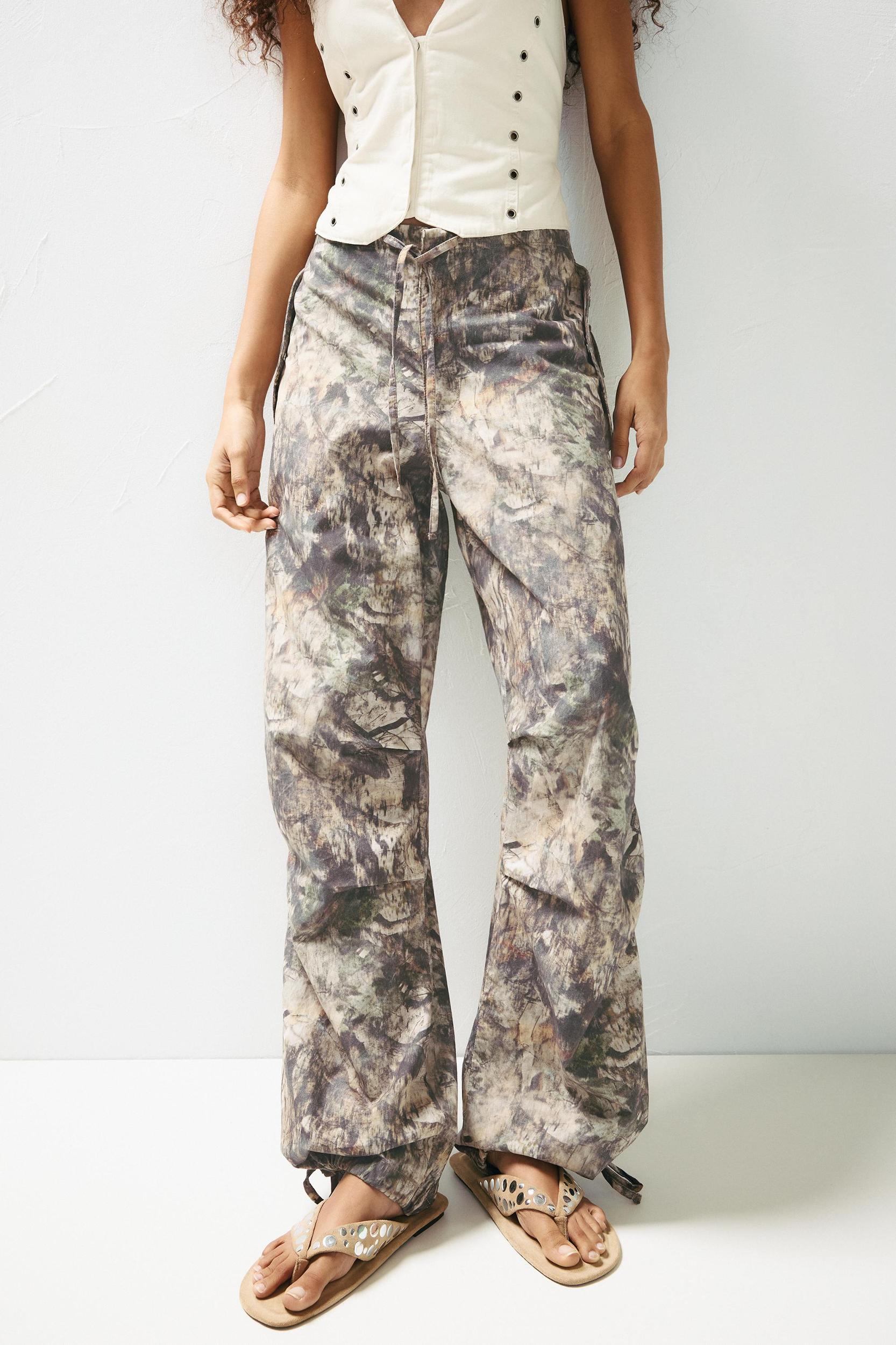 Leaf print parachute trousers Product Image