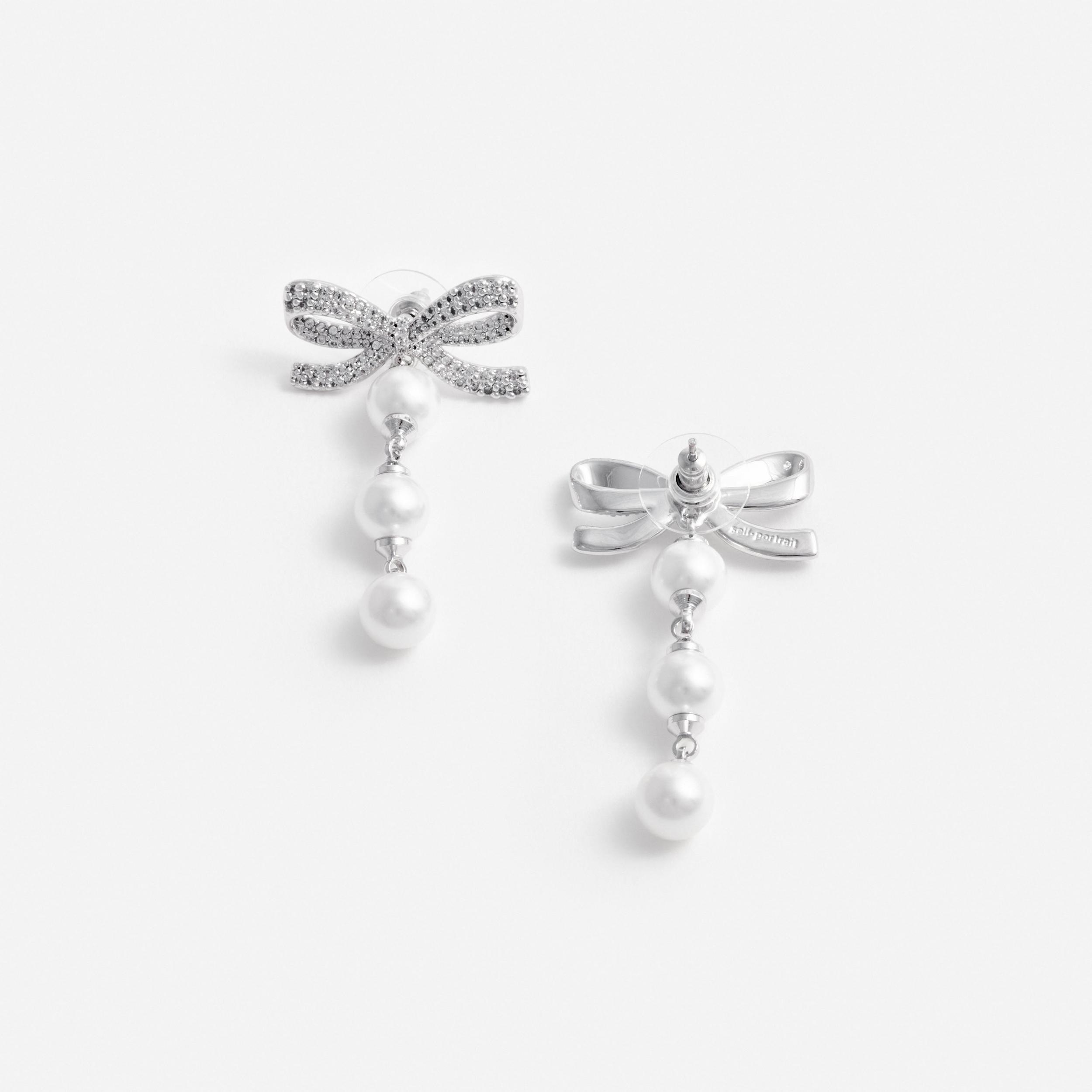 Bow Tiered Pearl Earrings Product Image