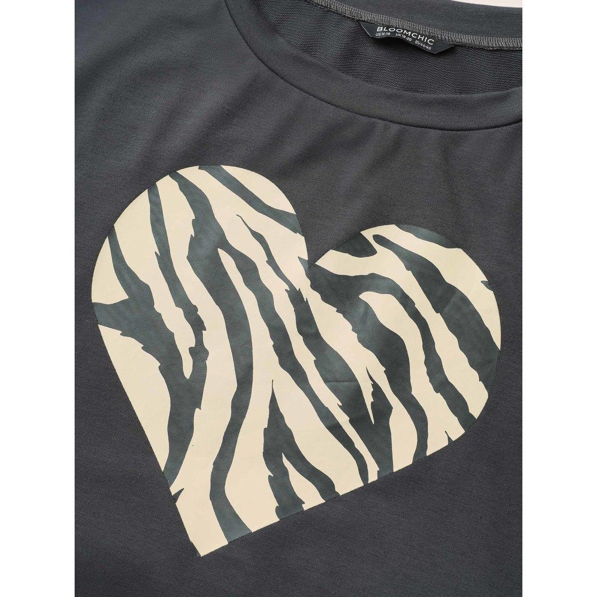 Plus Size Heart Pattern Contrast Crew Neck Sweatshirt Women DimGray Casual Non Everyday Sweatshirts BloomChic 10/M Product Image