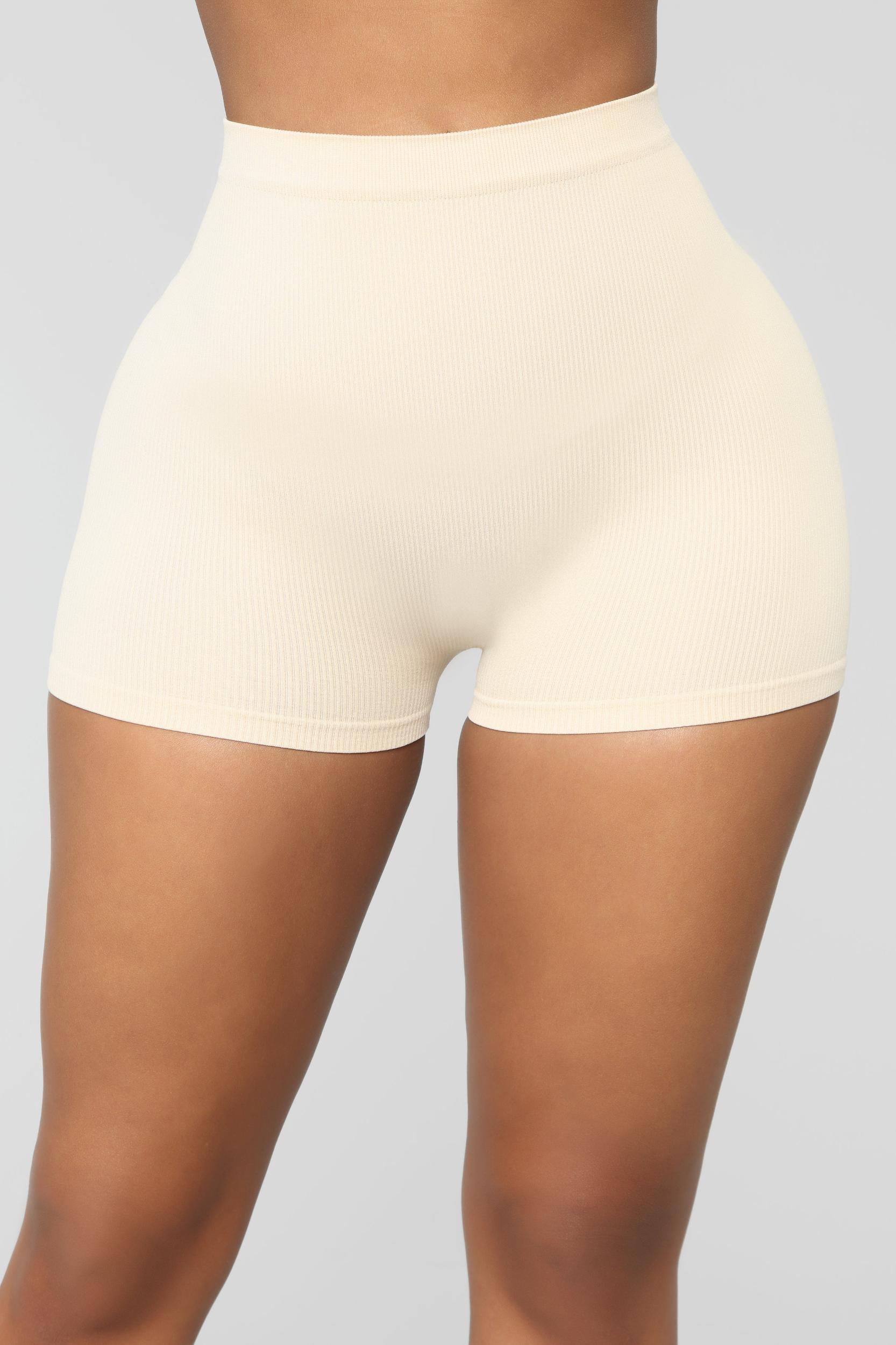 Uncomplicated Seamless Shorts - Nude Product Image