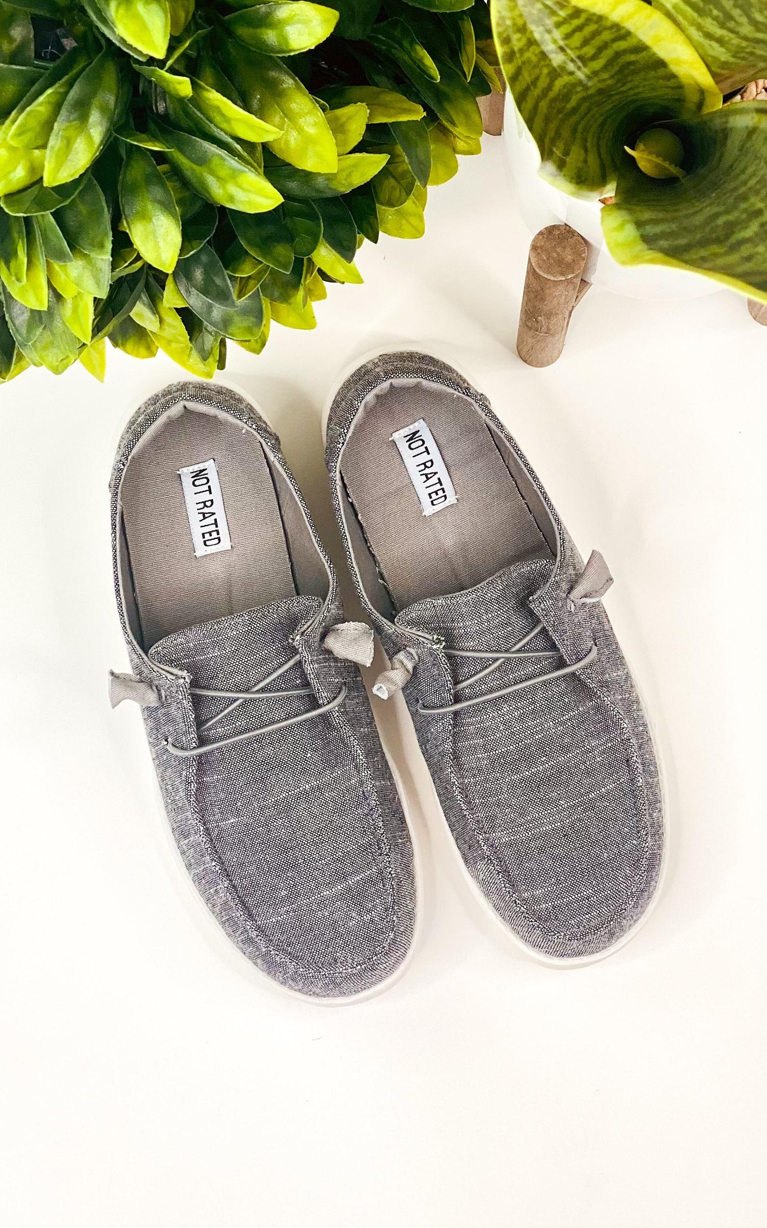 Maco Sneaker in Charcoal Product Image