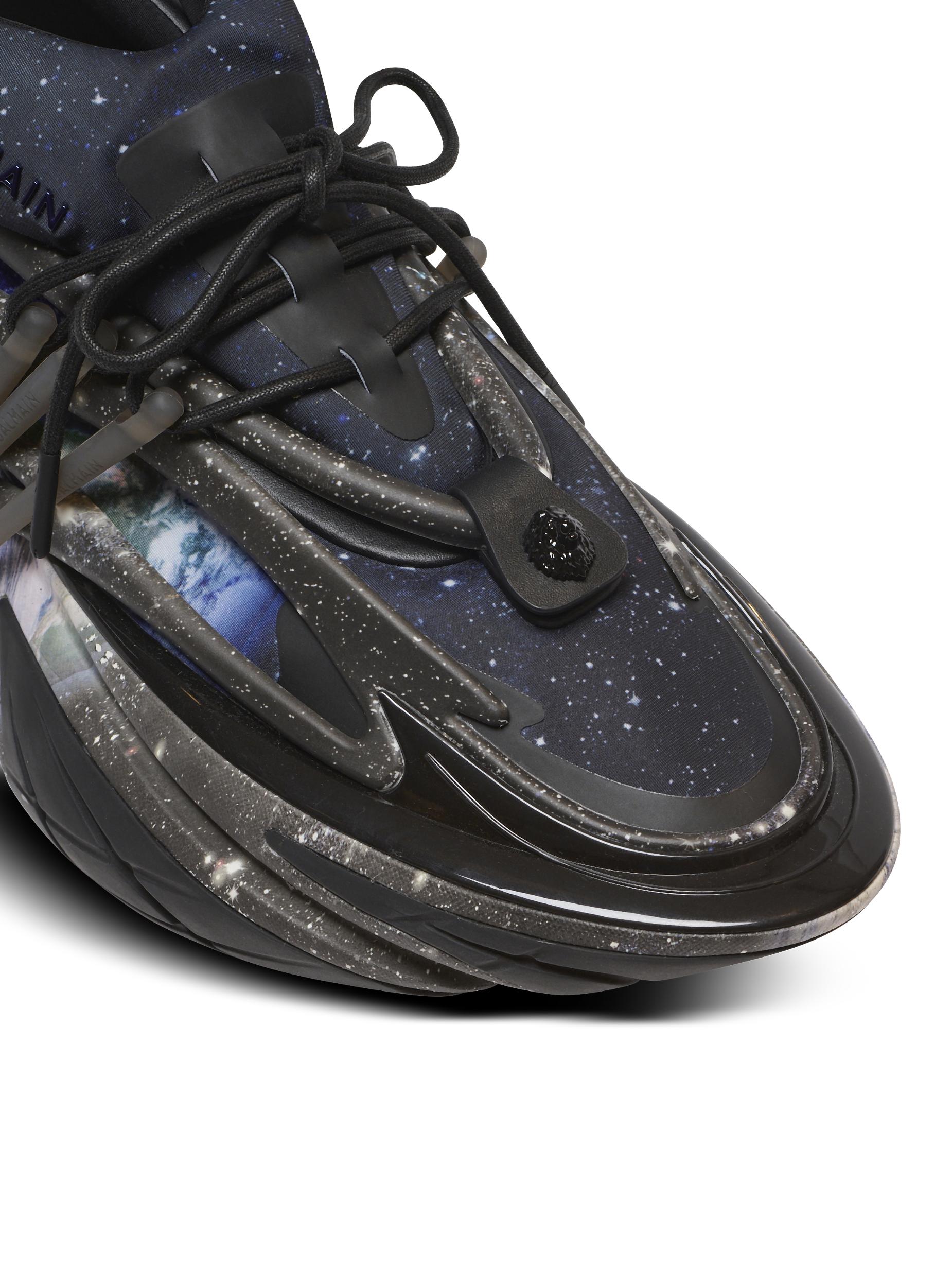 Unicorn Low trainers with Earth and Stars print Product Image