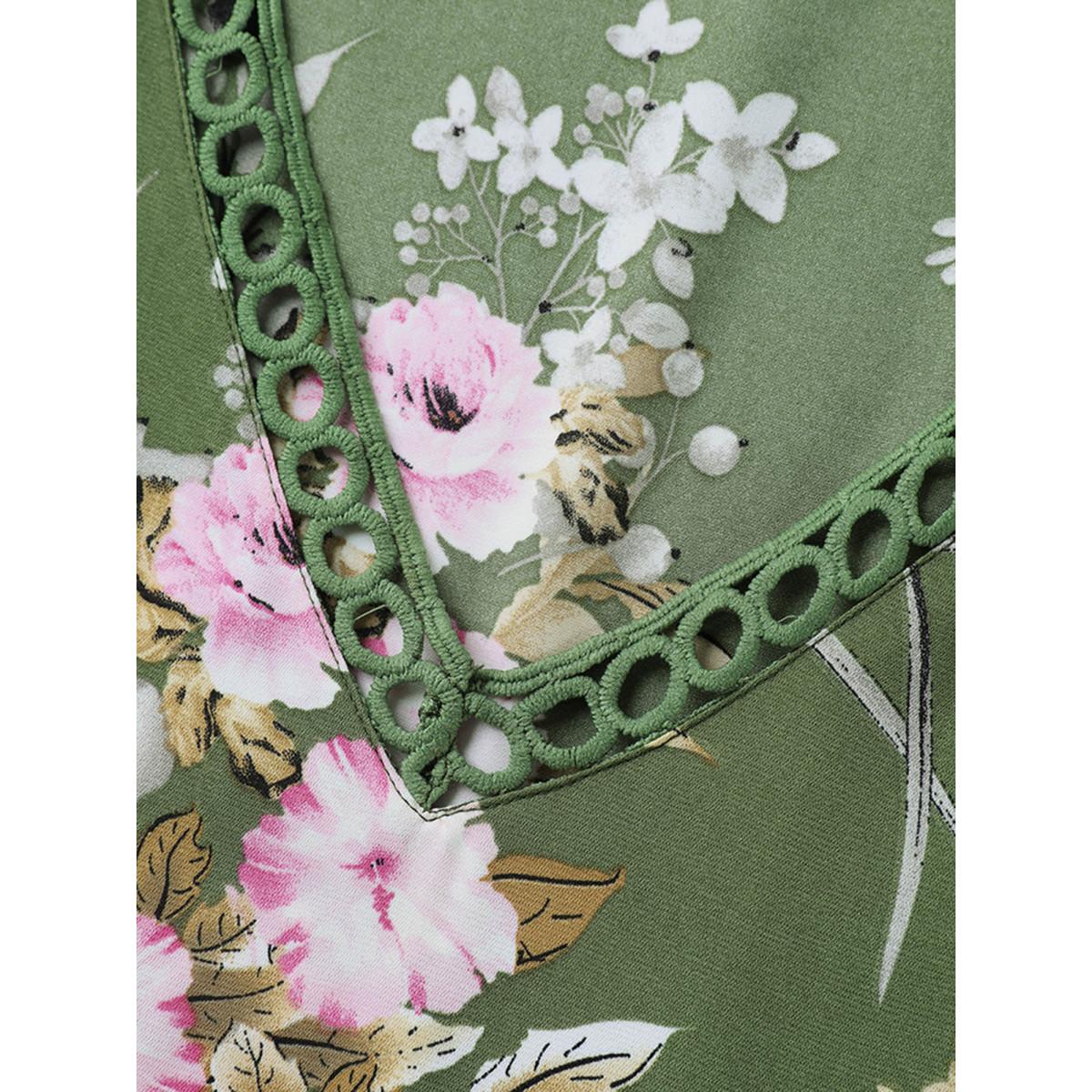 Plus Size Floral Print Lace Trim Pockets Maxi Dress Greenbean Women Elegant Woven ribbon&lace trim V-neck Cap Sleeve Curvy BloomChic 12/L Product Image