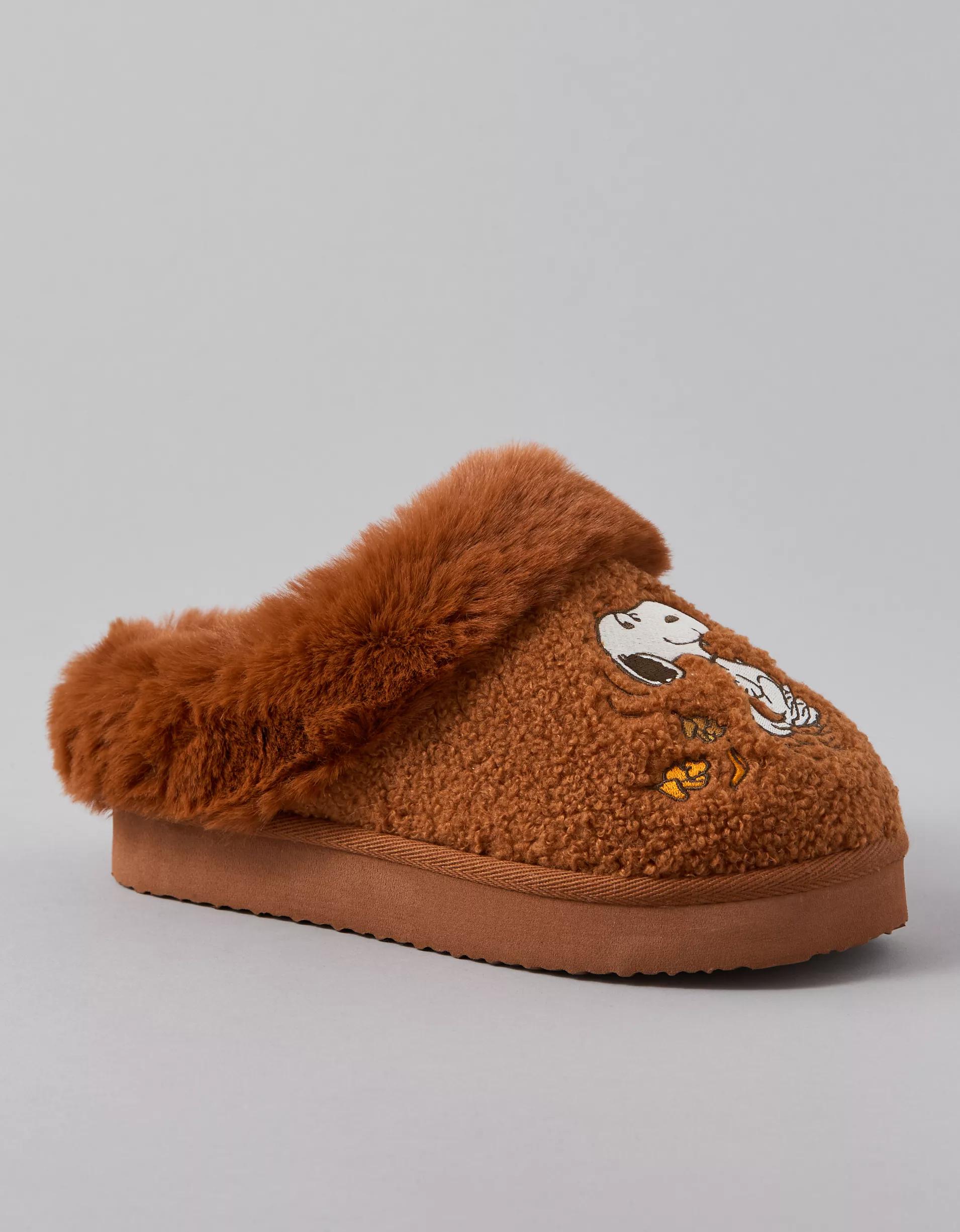 AE Snoopy Fall Scuff Slipper Women's Product Image