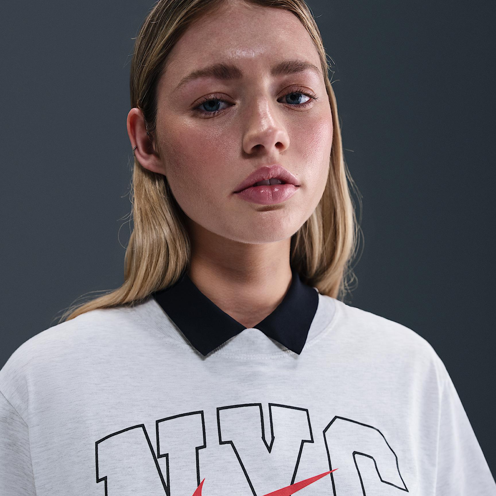 Womens Nike Sportswear Essential Graphic T-Shirt | IB8925-051 Product Image