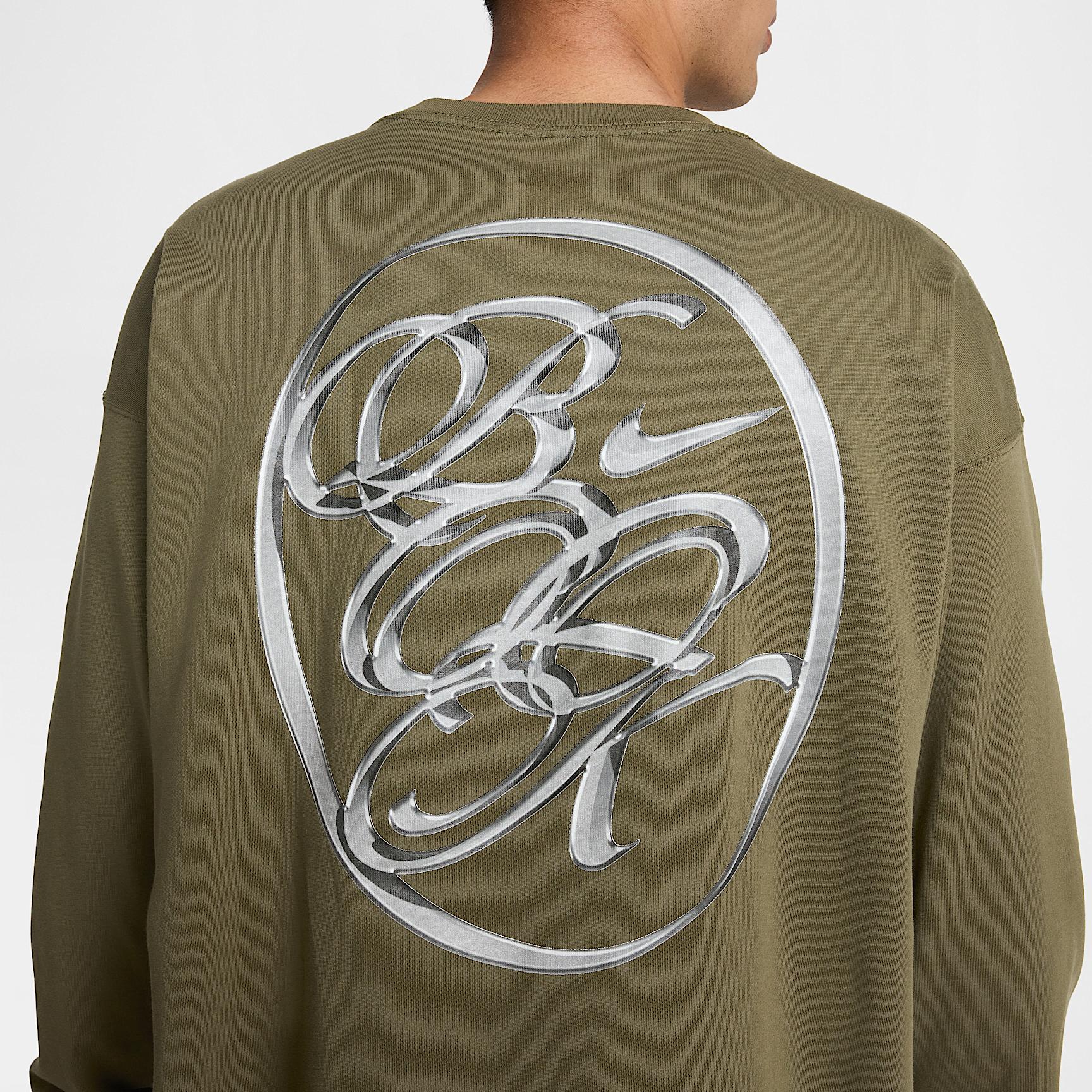 Nike Men's Devin Booker Long-Sleeve Basketball T-Shirt Product Image