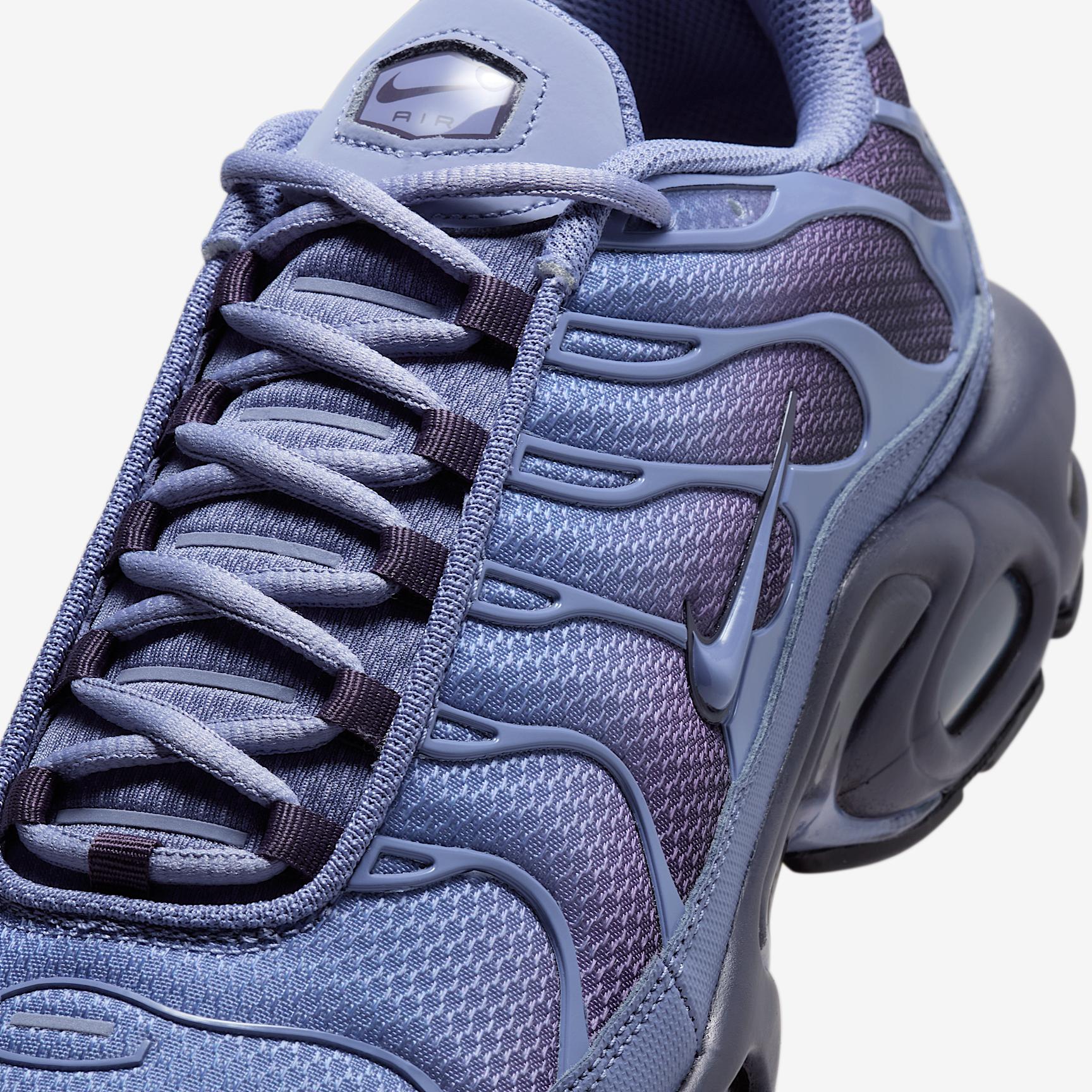 Nike Mens Air Max Plus Shoes | DM0032-701 Product Image