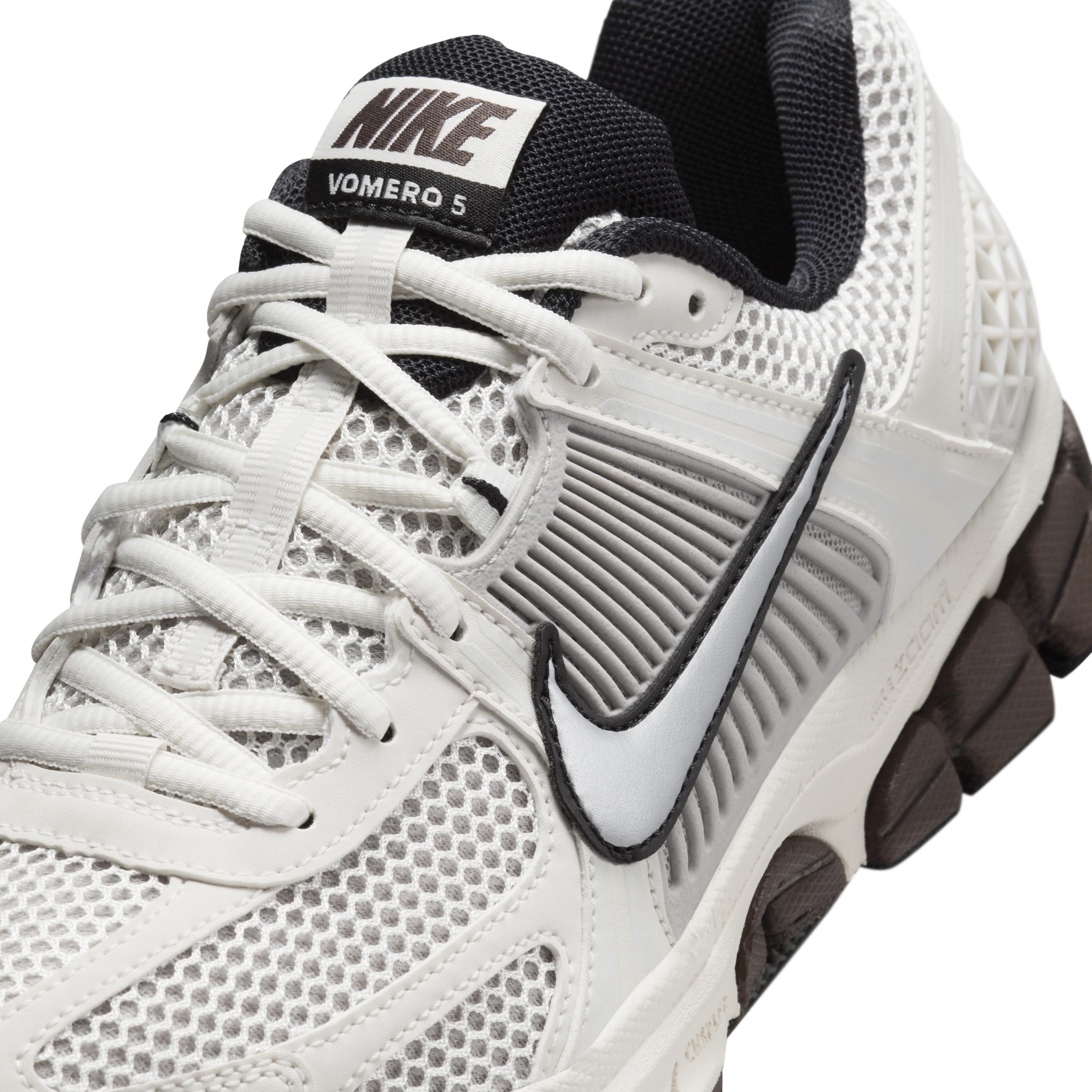 Nike Women's Zoom Vomero 5 Shoes Product Image