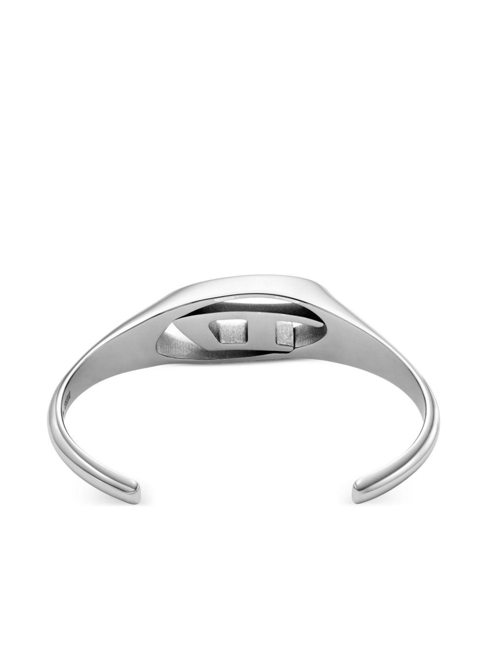 Oval D bracelet Product Image