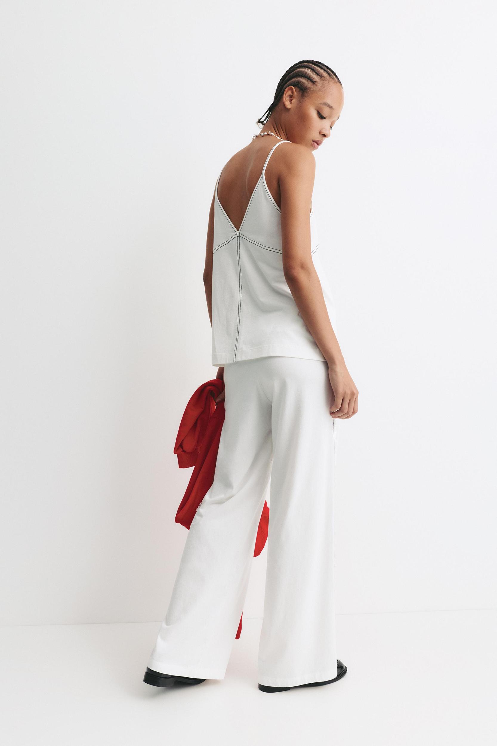 Wide leg pants with topstitching Product Image