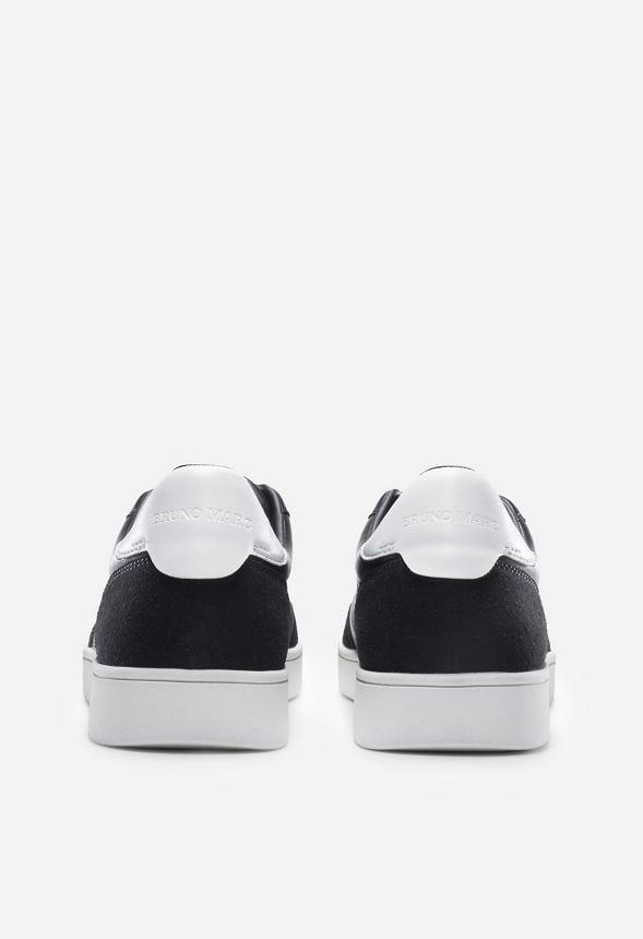 Men's Comfortable Low Top Sneaker Product Image