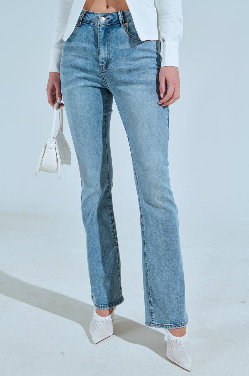 FLEX FIT MEDIUM WASH BOOT CUT Product Image