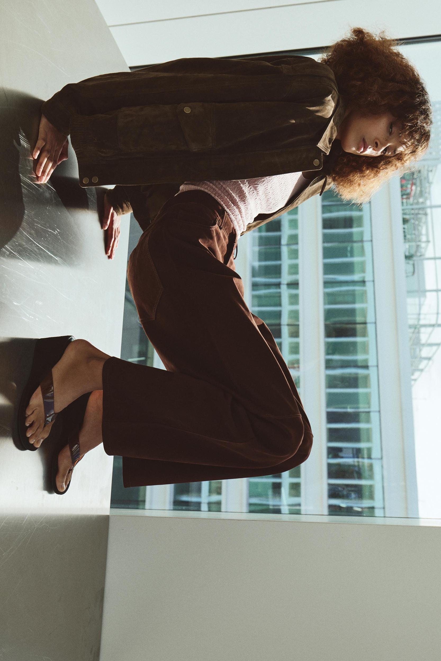 SEAMLESS LACE TOP Product Image