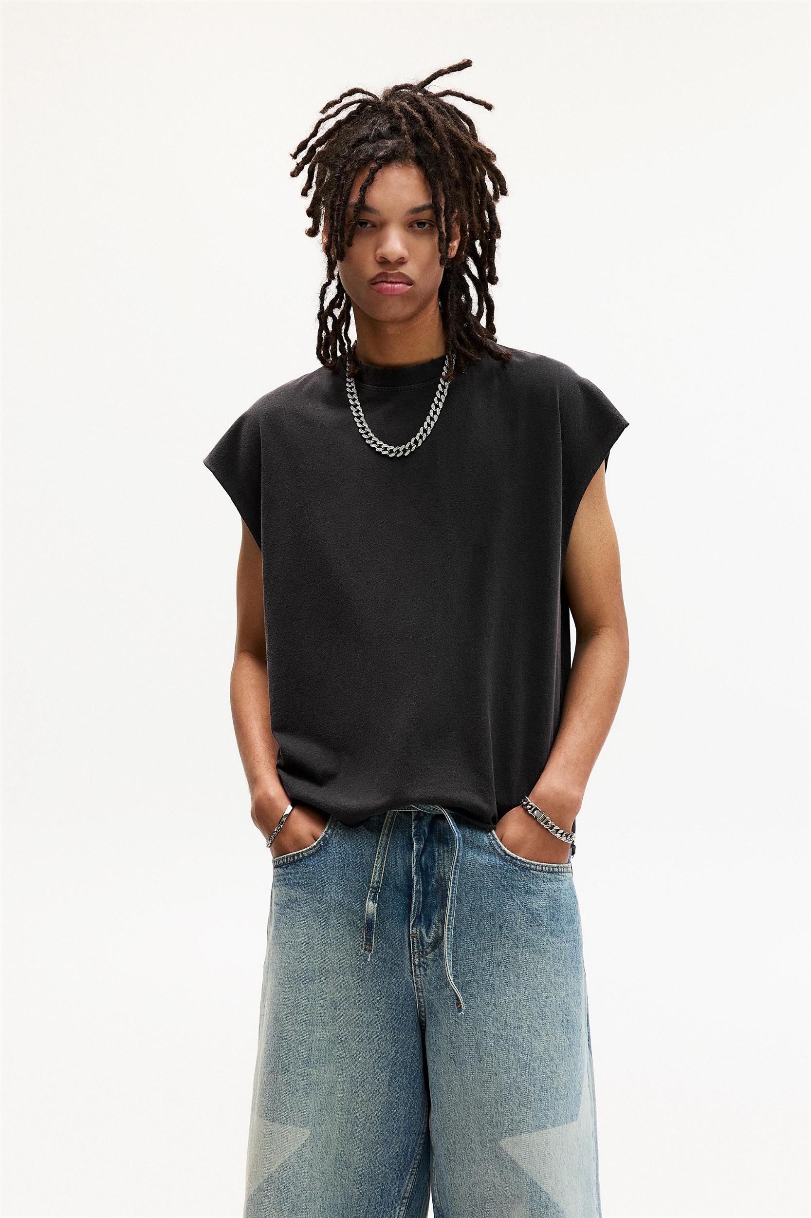 Washed sleeveless T-shirt Product Image