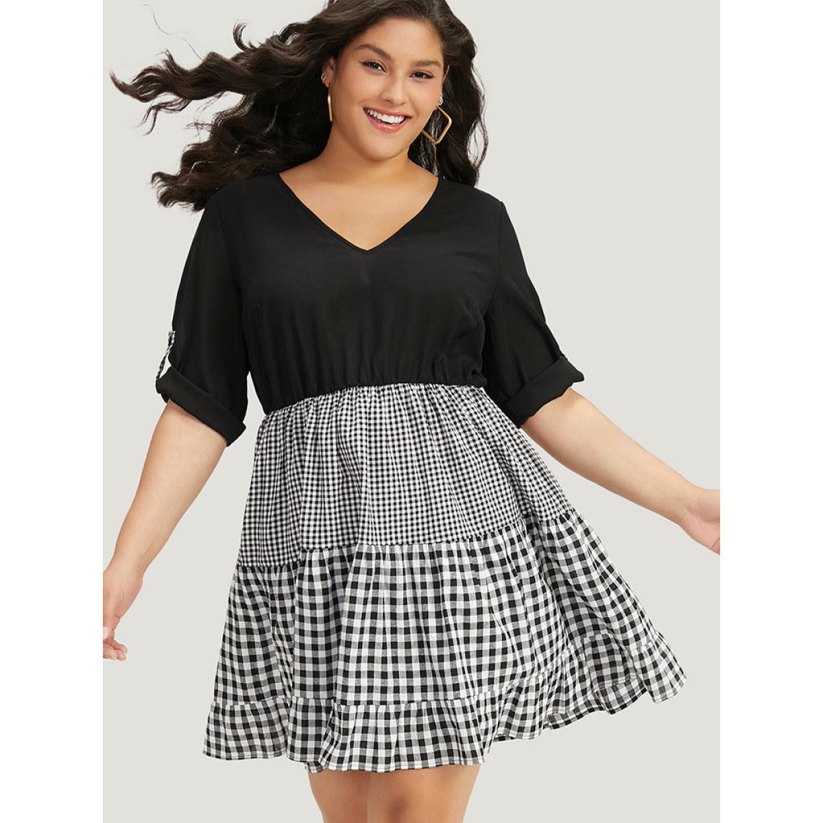 Plus Size Gingham Patchwork Pocket Tab Sleeve Dress BlackFlower Women Casual Patchwork Round Neck Short sleeve Curvy Midi Dress BloomChic 14-16/1X Product Image