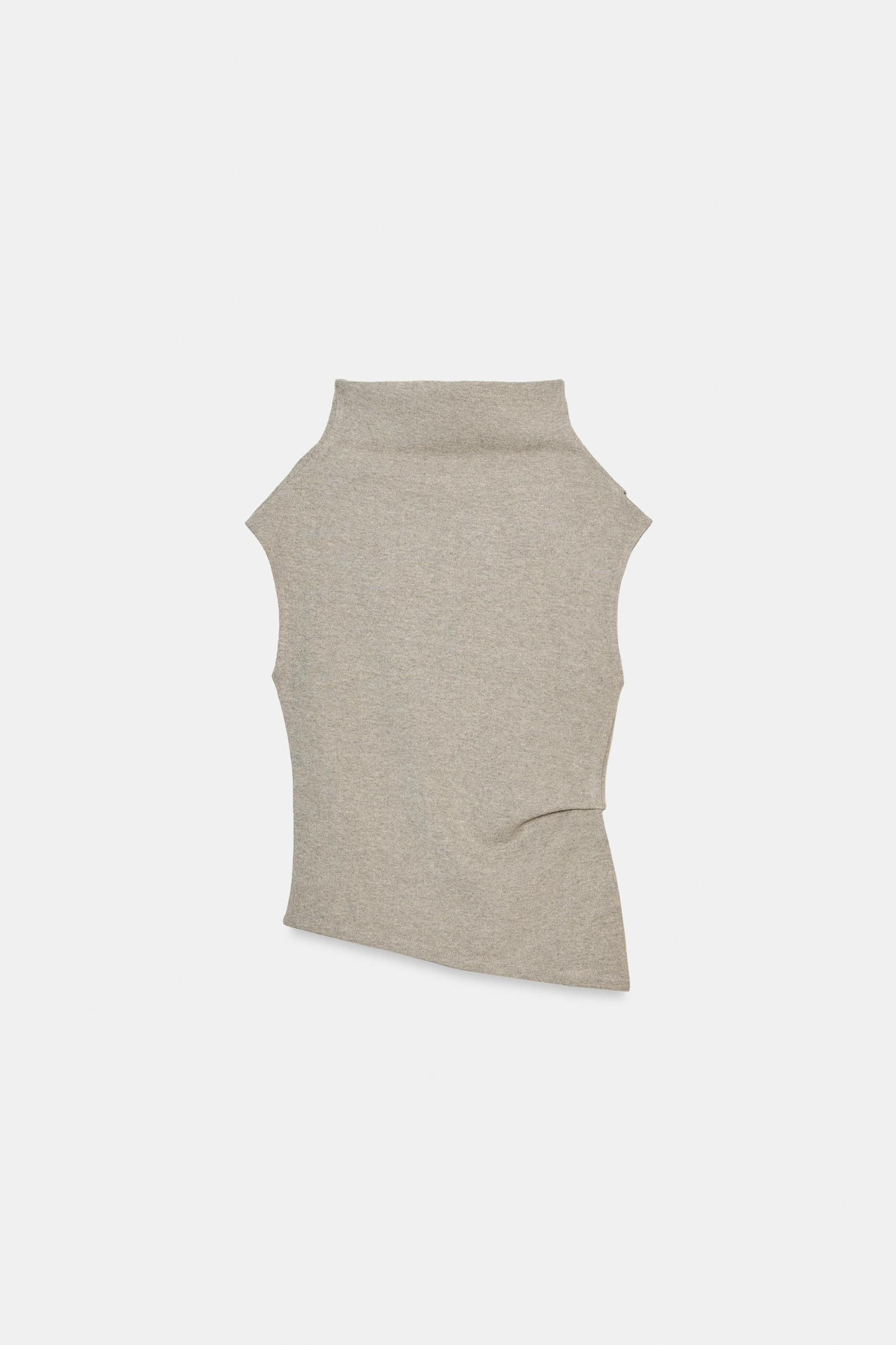 SLEEVELESS TOP Product Image