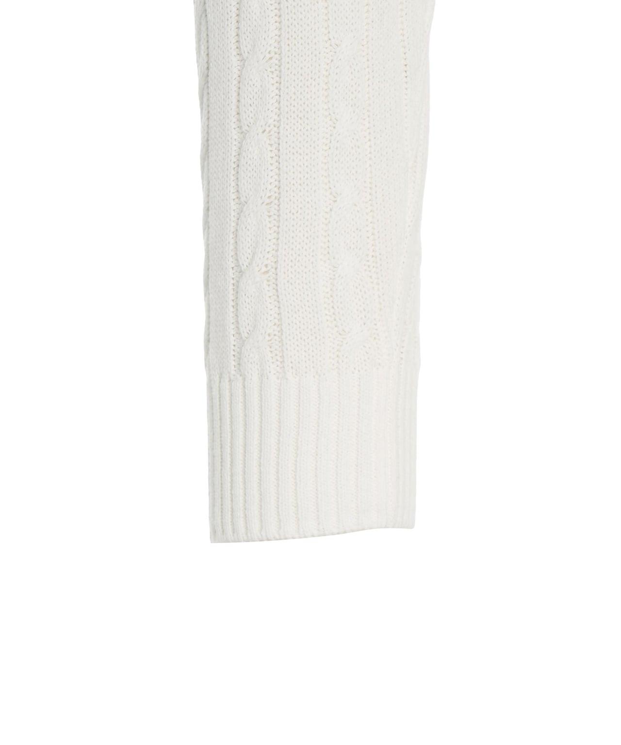 Cable knit pullover Product Image