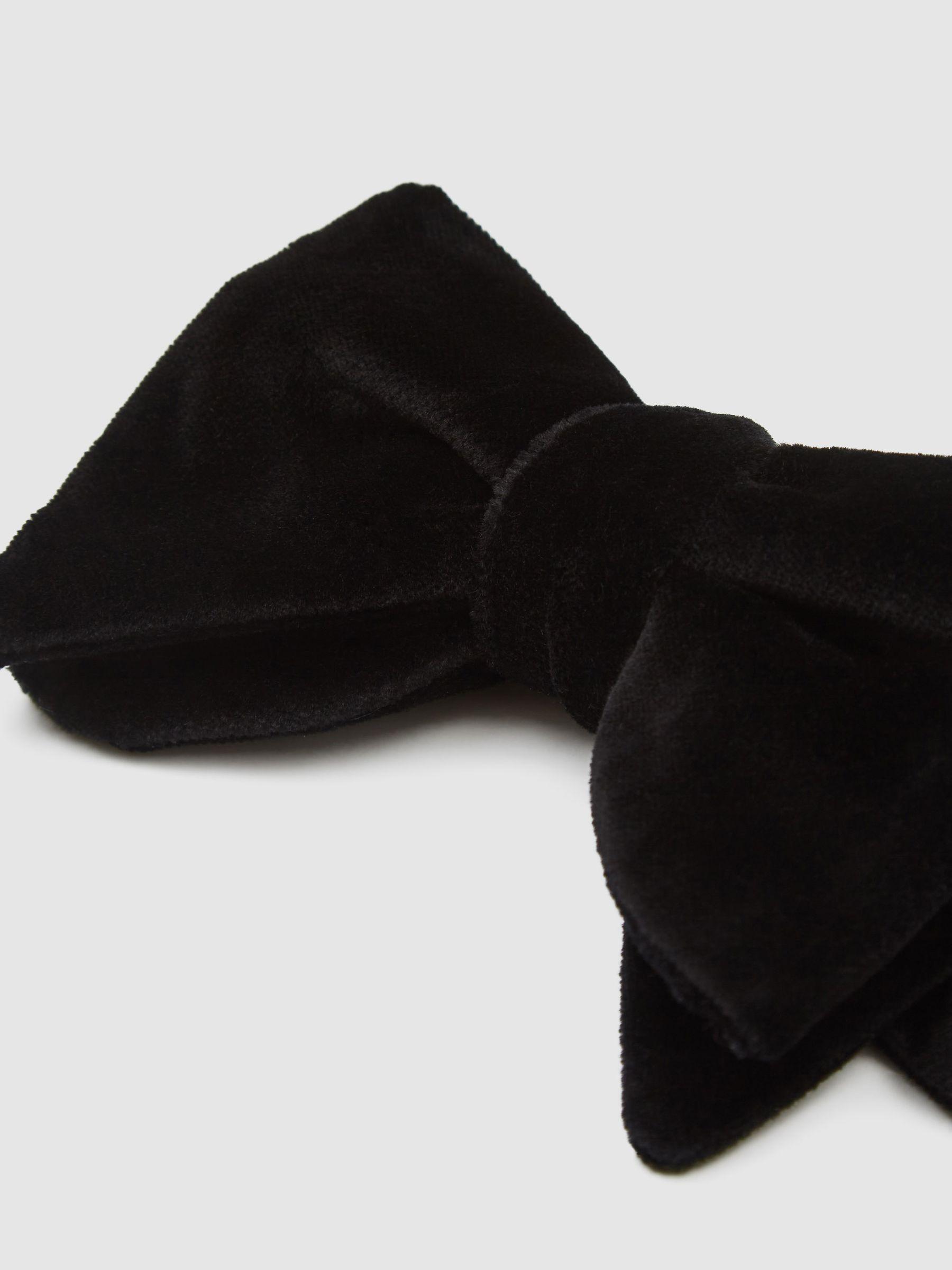 Velvet Bow Tie in Black Product Image