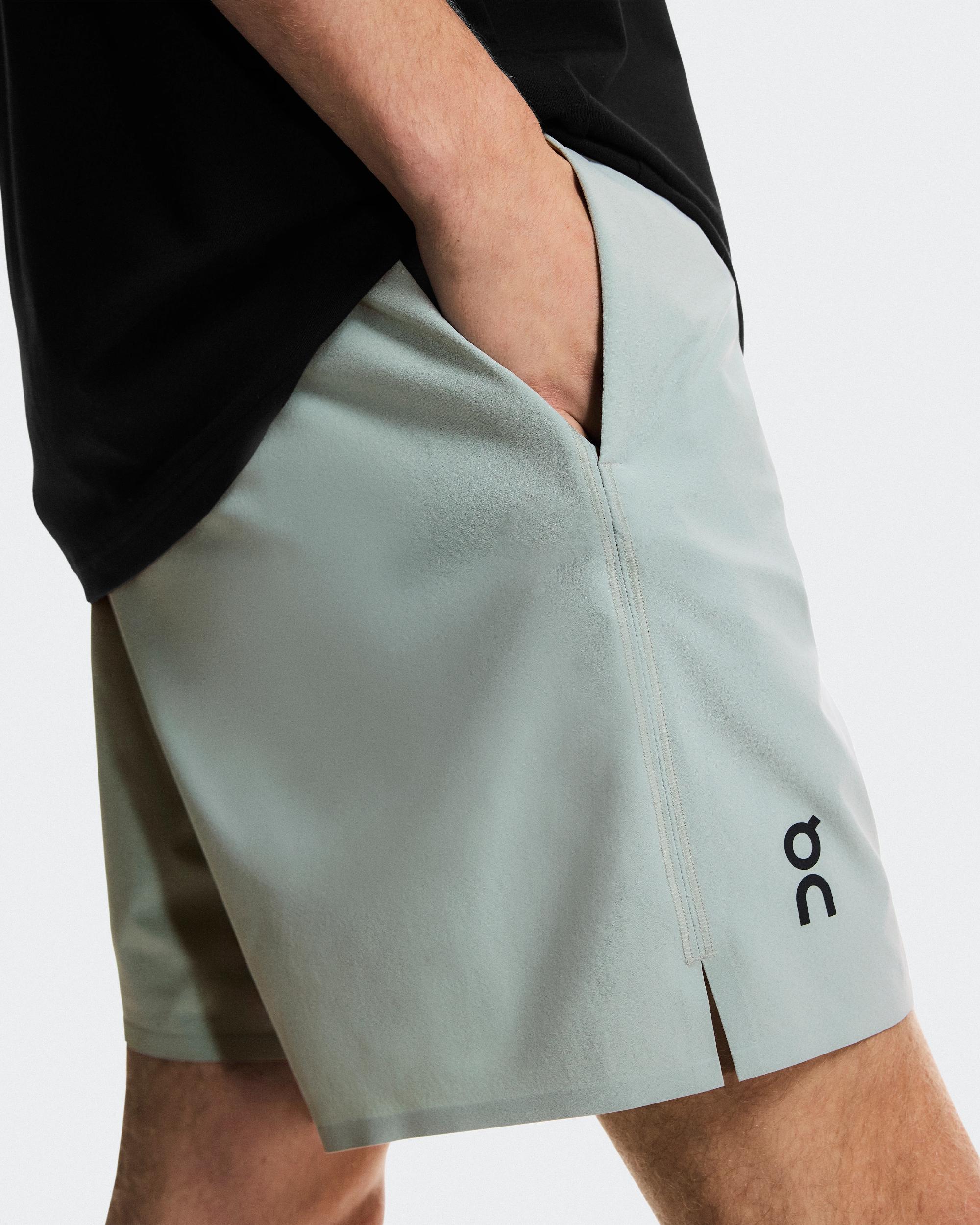 Men's Focus Shorts: an essential for workouts and everyday. Product Image
