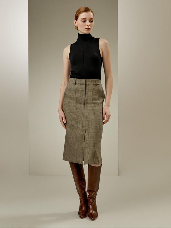 Silk Knitted Turtleneck Sleeveless Top Product Image