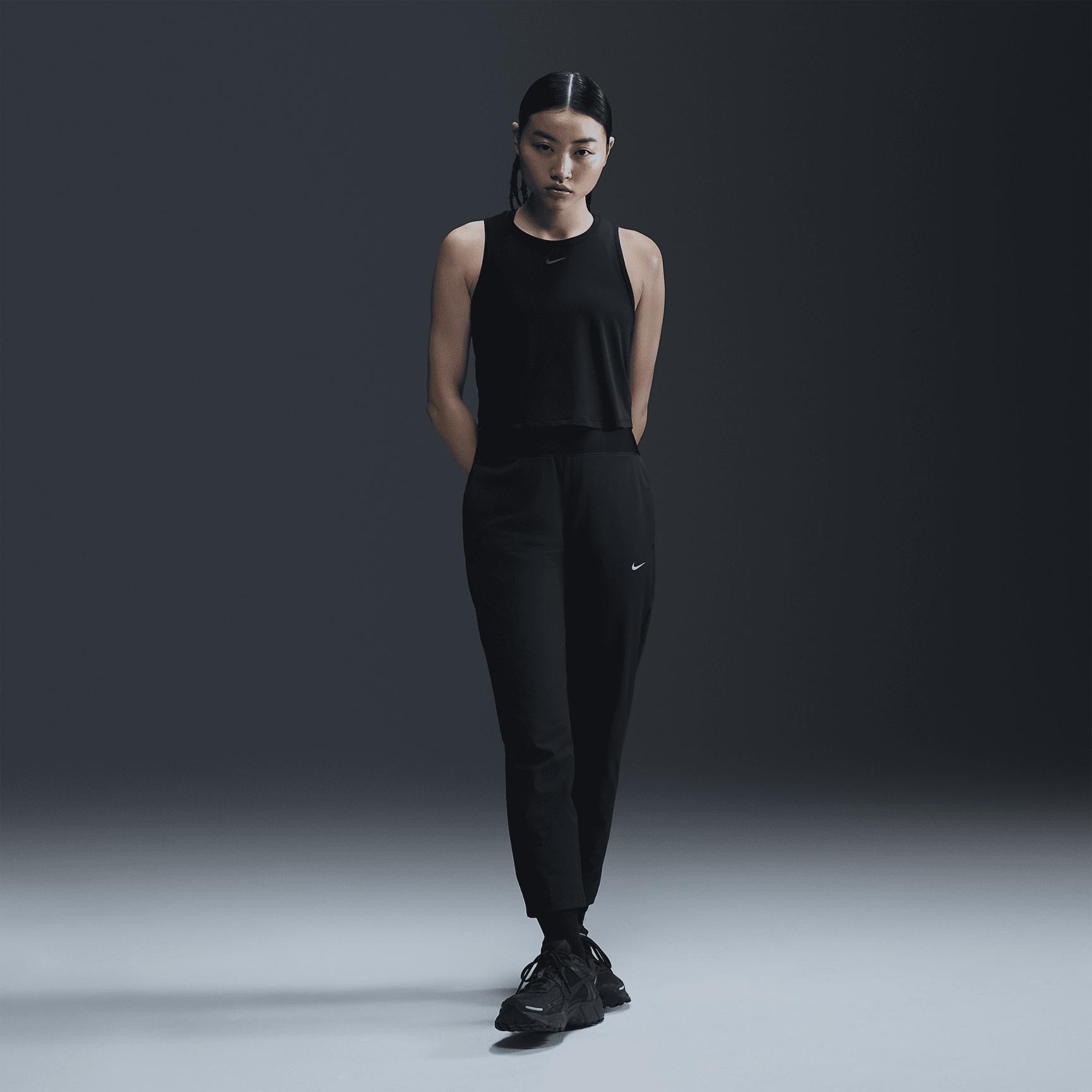 Nike One Classic Women's Dri-FIT Cropped Tank Top Product Image