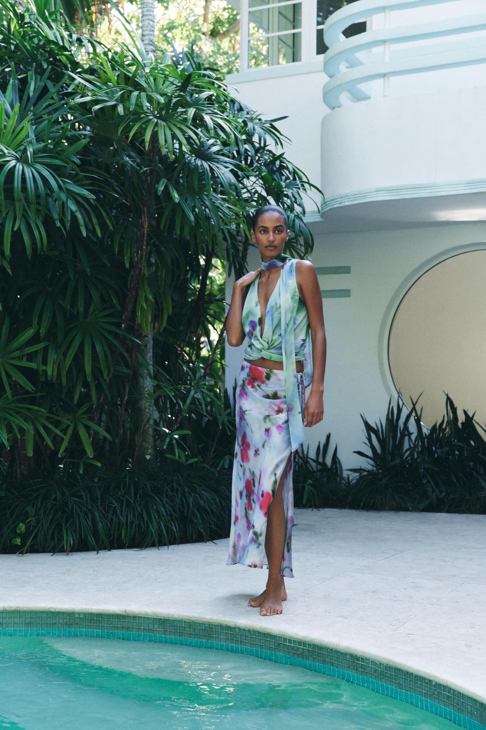 PRINTED TIE TOP Product Image