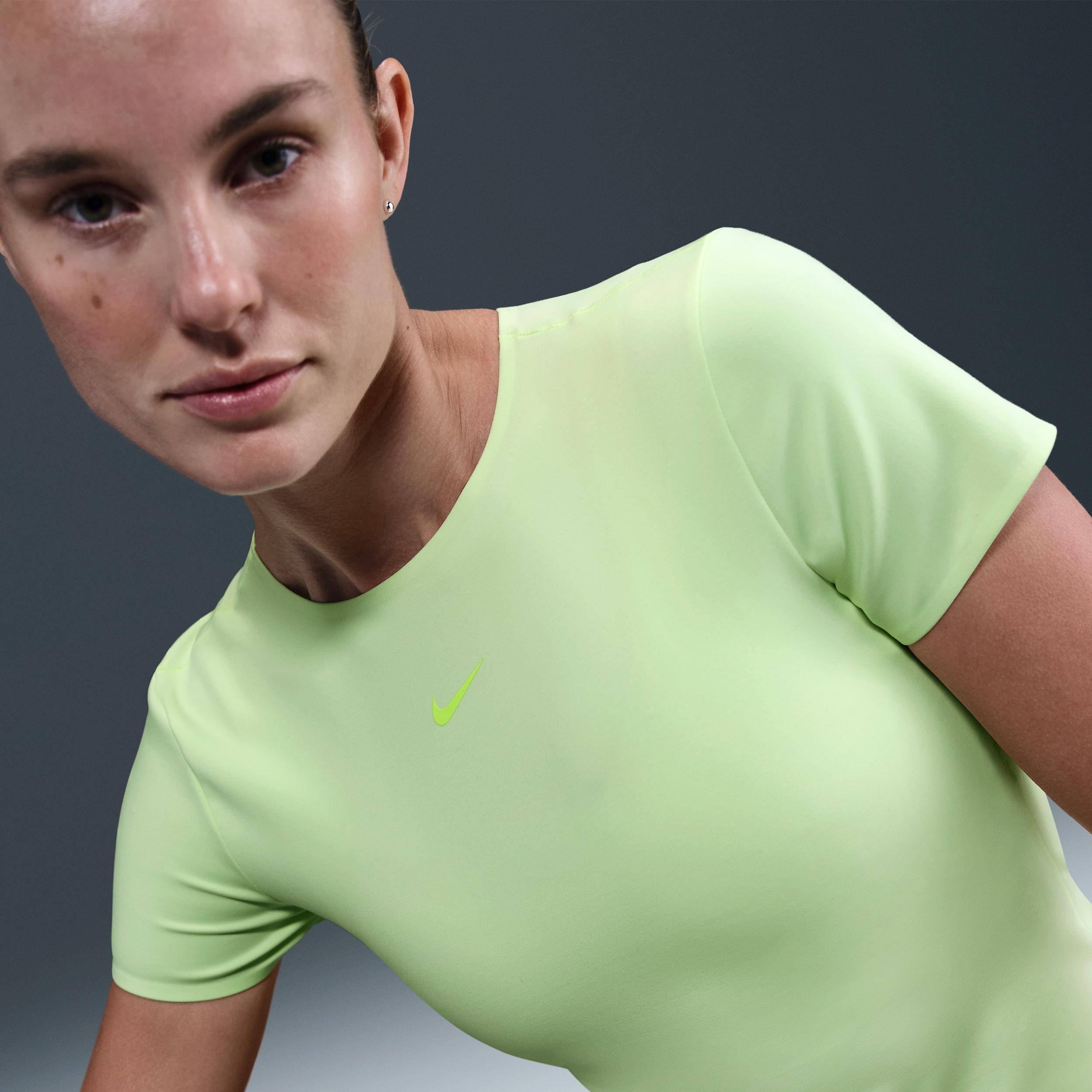 Nike Womens Form Short-Sleeve Top | HQ8079-633 Product Image