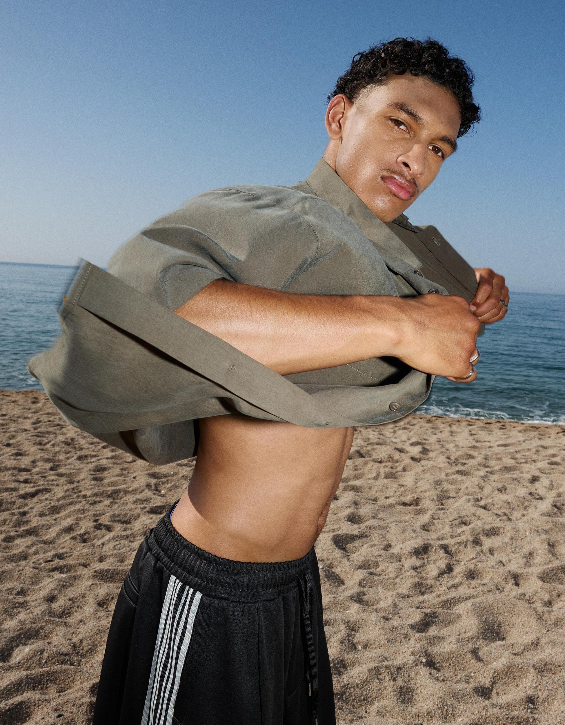 Short sleeve boxy fit shirt Product Image