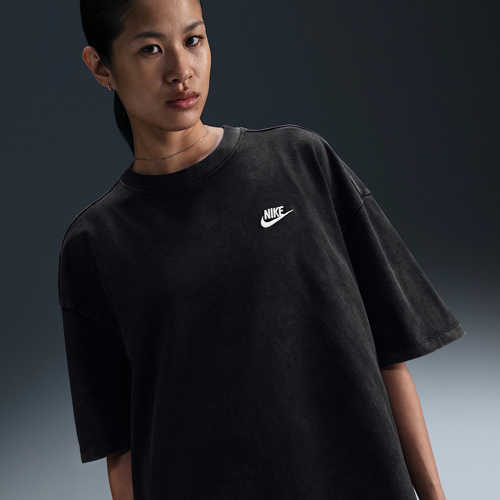 Nike Sportswear Essential Women's Oversized T-Shirt Product Image