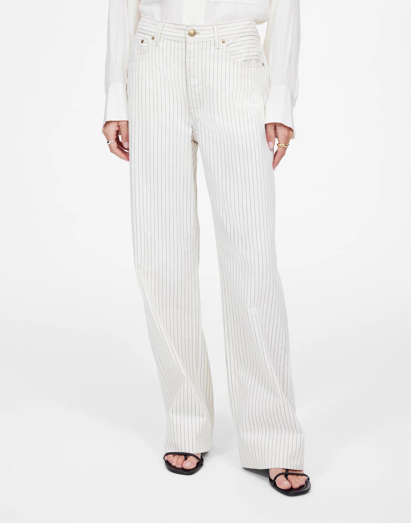 Low-Slung Baggy Jeans Product Image