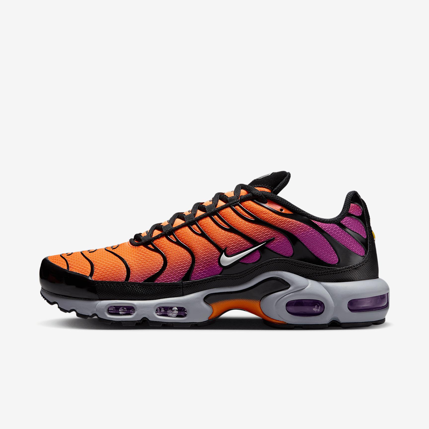 Nike Men's Air Max Plus Shoes Product Image