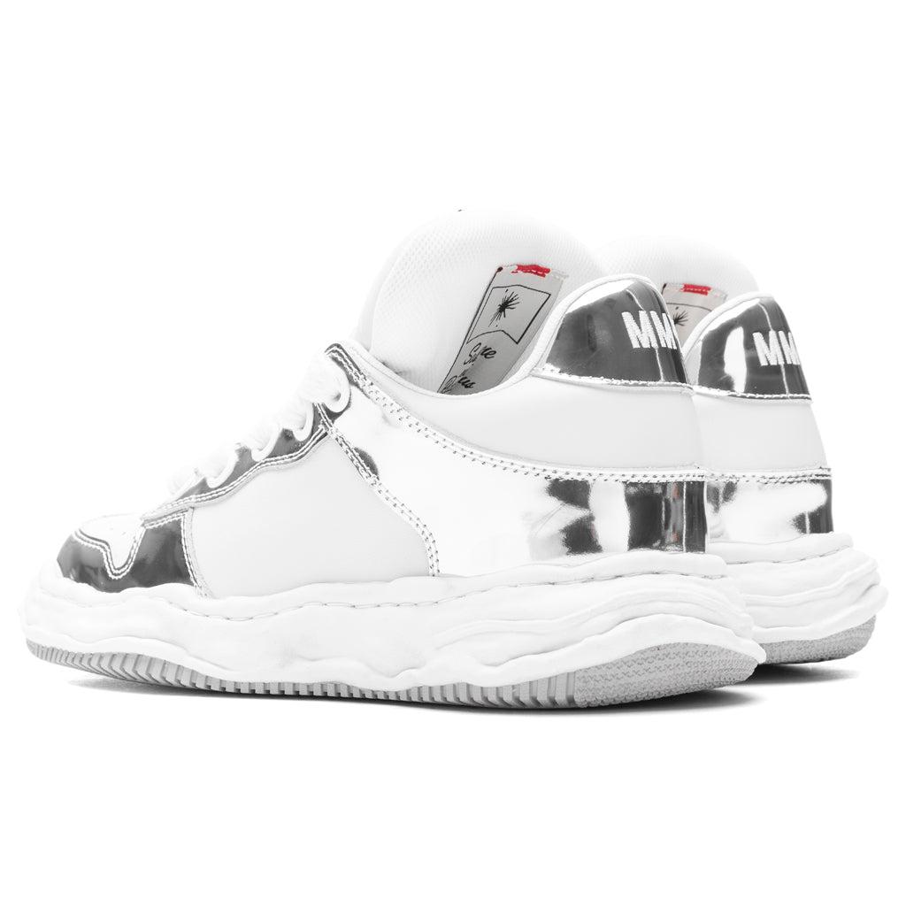 Wayne Low Top Sneakers - Silver/White Male Product Image