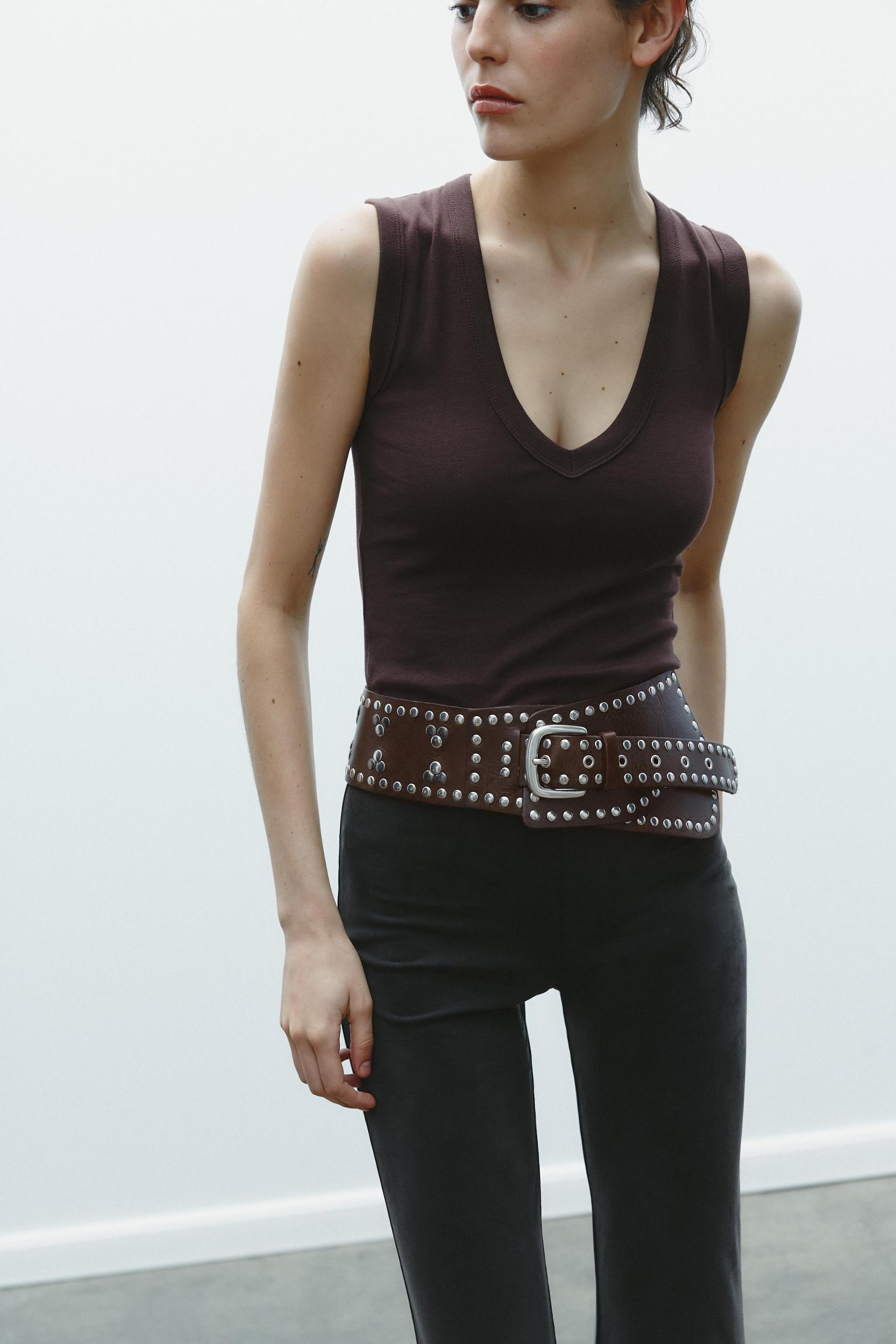 V-NECK TOP Product Image