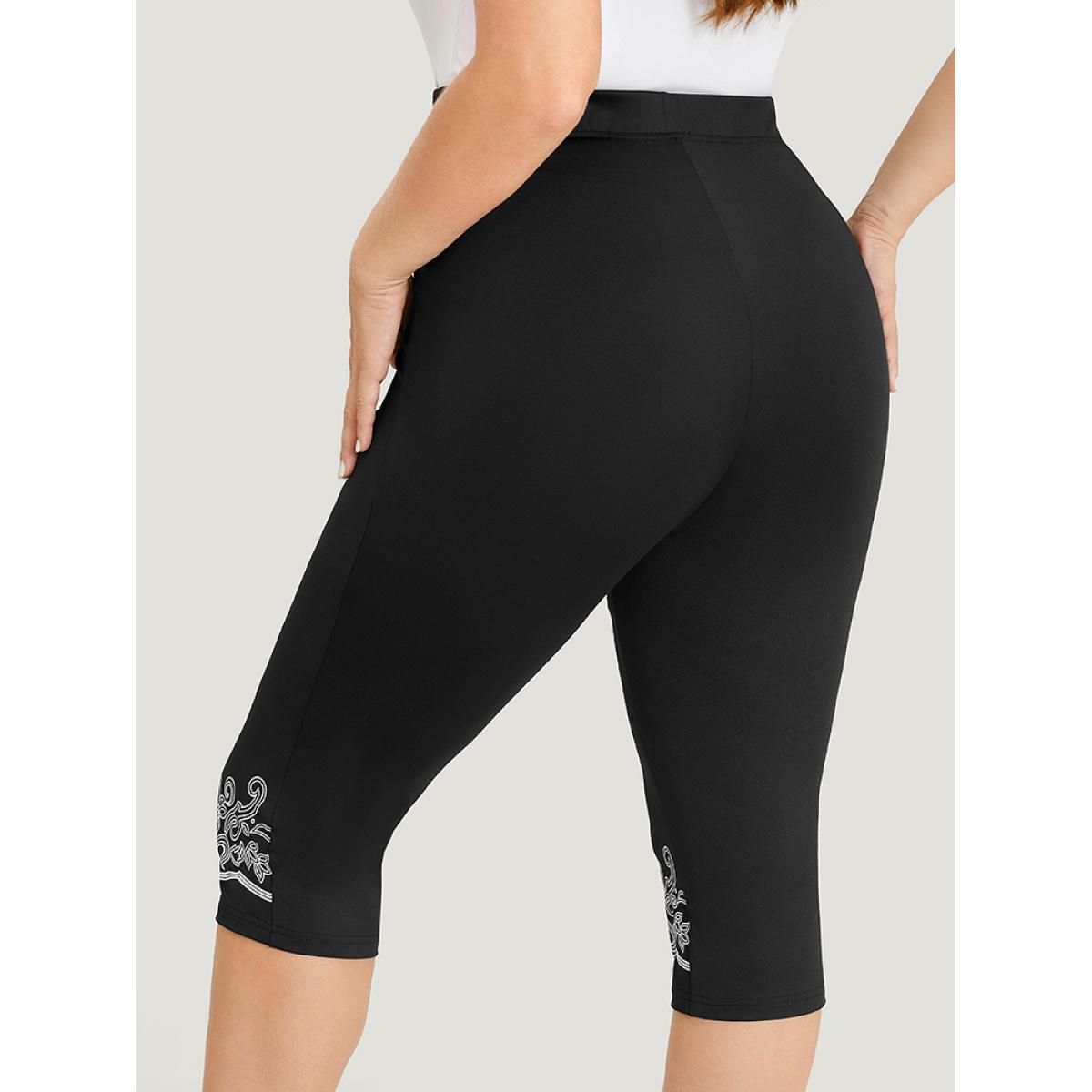 Plus Size Bandana Print Skinny Knee Leggings Women Black Elegant High stretch Skinny High Rise Dailywear Leggings BloomChic 14-16/1X Product Image